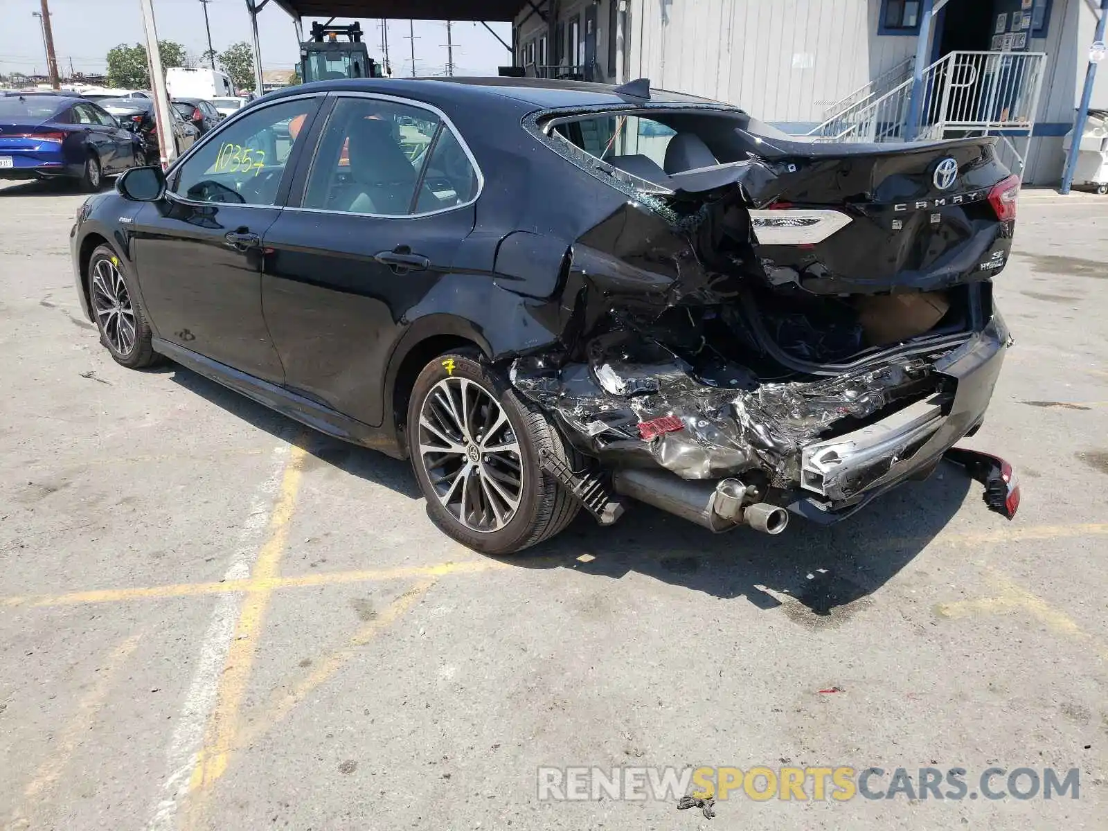 3 Photograph of a damaged car 4T1G31AK0LU533762 TOYOTA CAMRY 2020