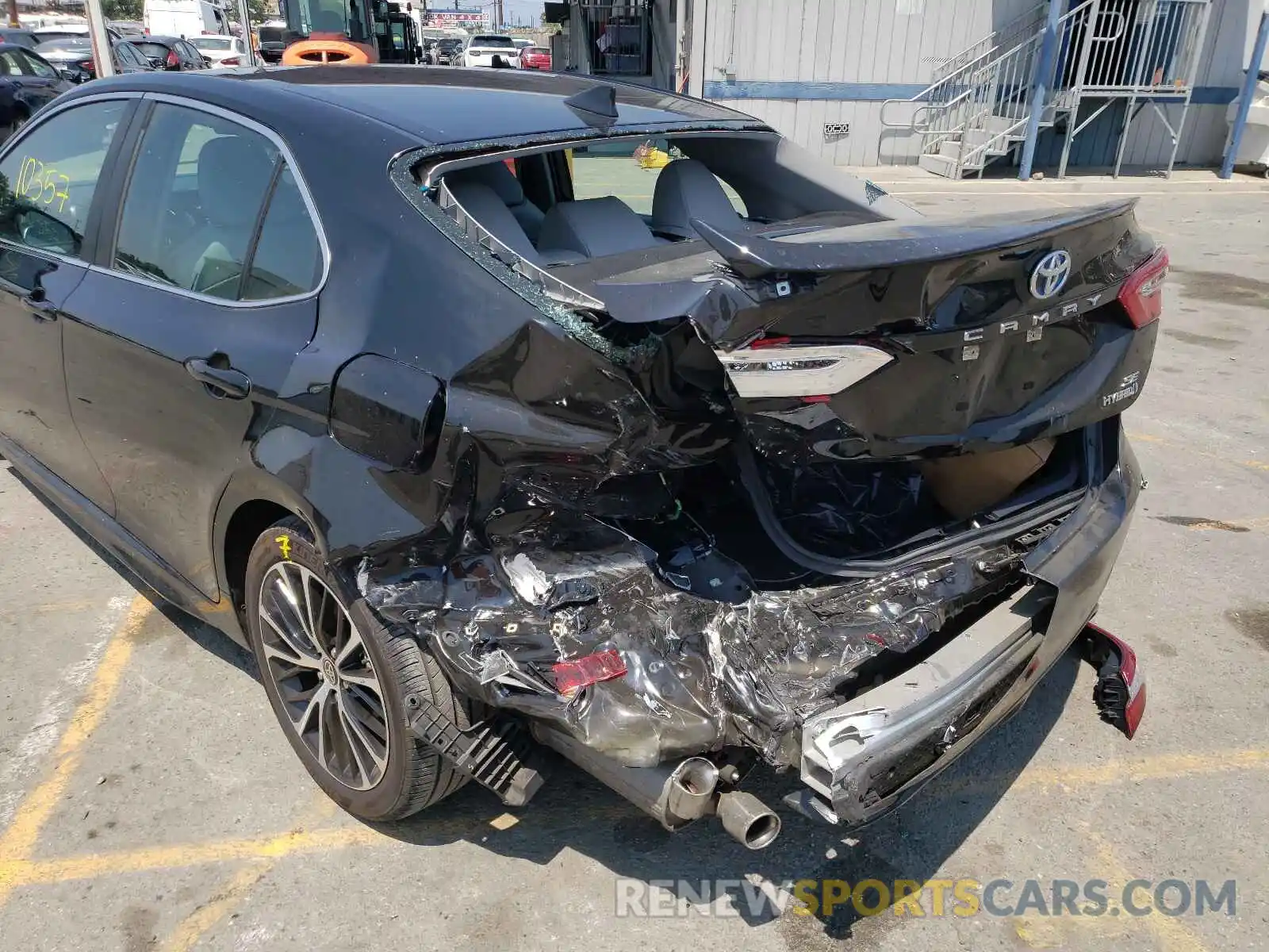 9 Photograph of a damaged car 4T1G31AK0LU533762 TOYOTA CAMRY 2020