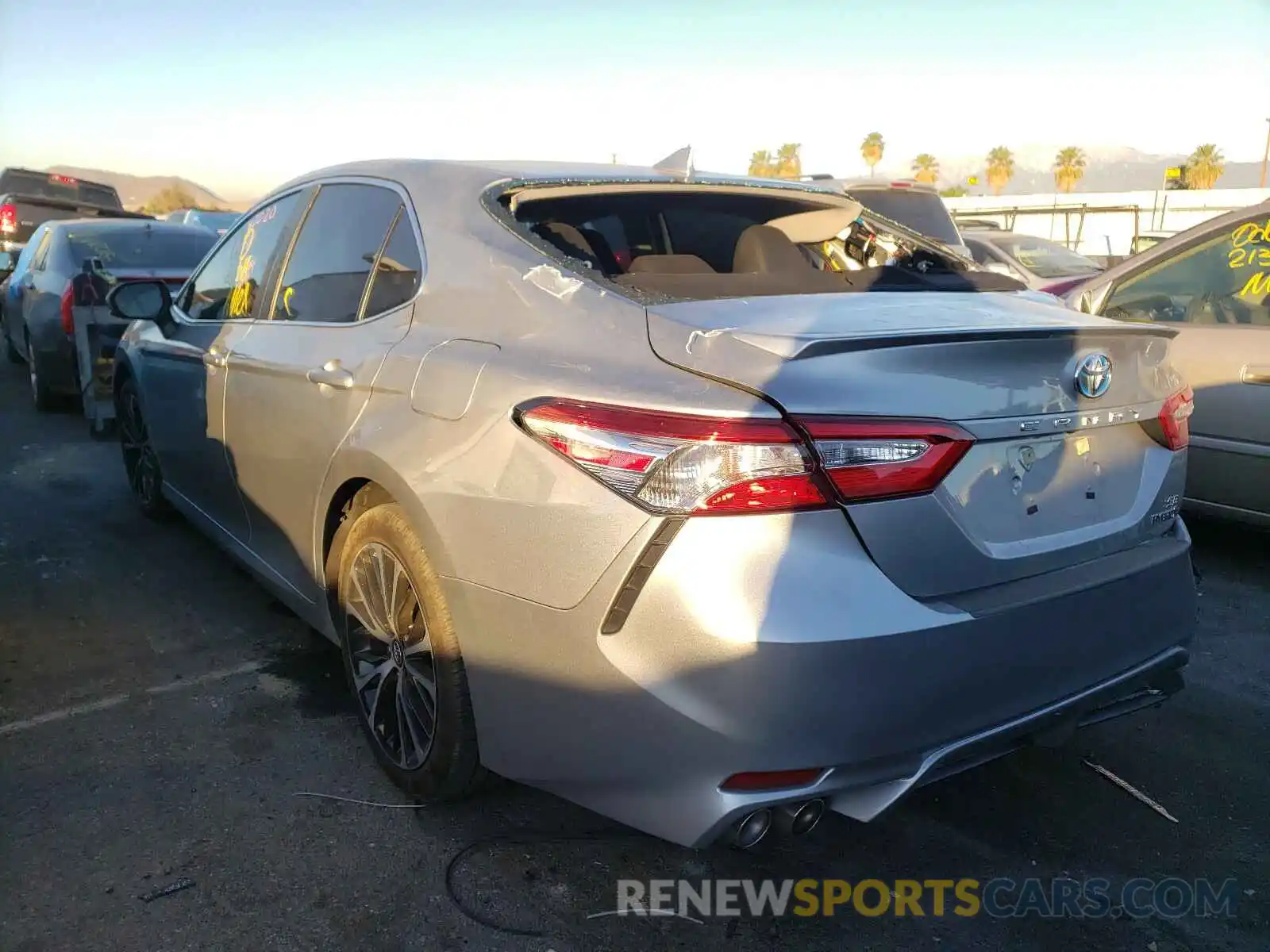 3 Photograph of a damaged car 4T1G31AK1LU518316 TOYOTA CAMRY 2020