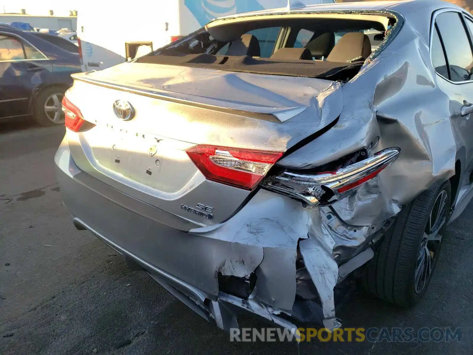 9 Photograph of a damaged car 4T1G31AK1LU518316 TOYOTA CAMRY 2020