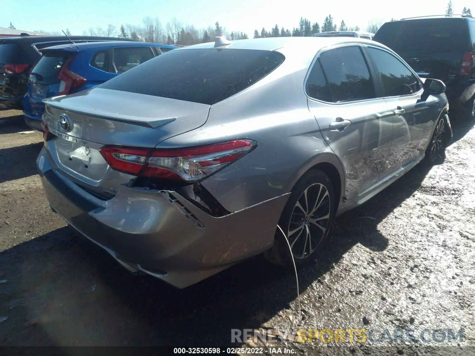 4 Photograph of a damaged car 4T1G31AK1LU518865 TOYOTA CAMRY 2020