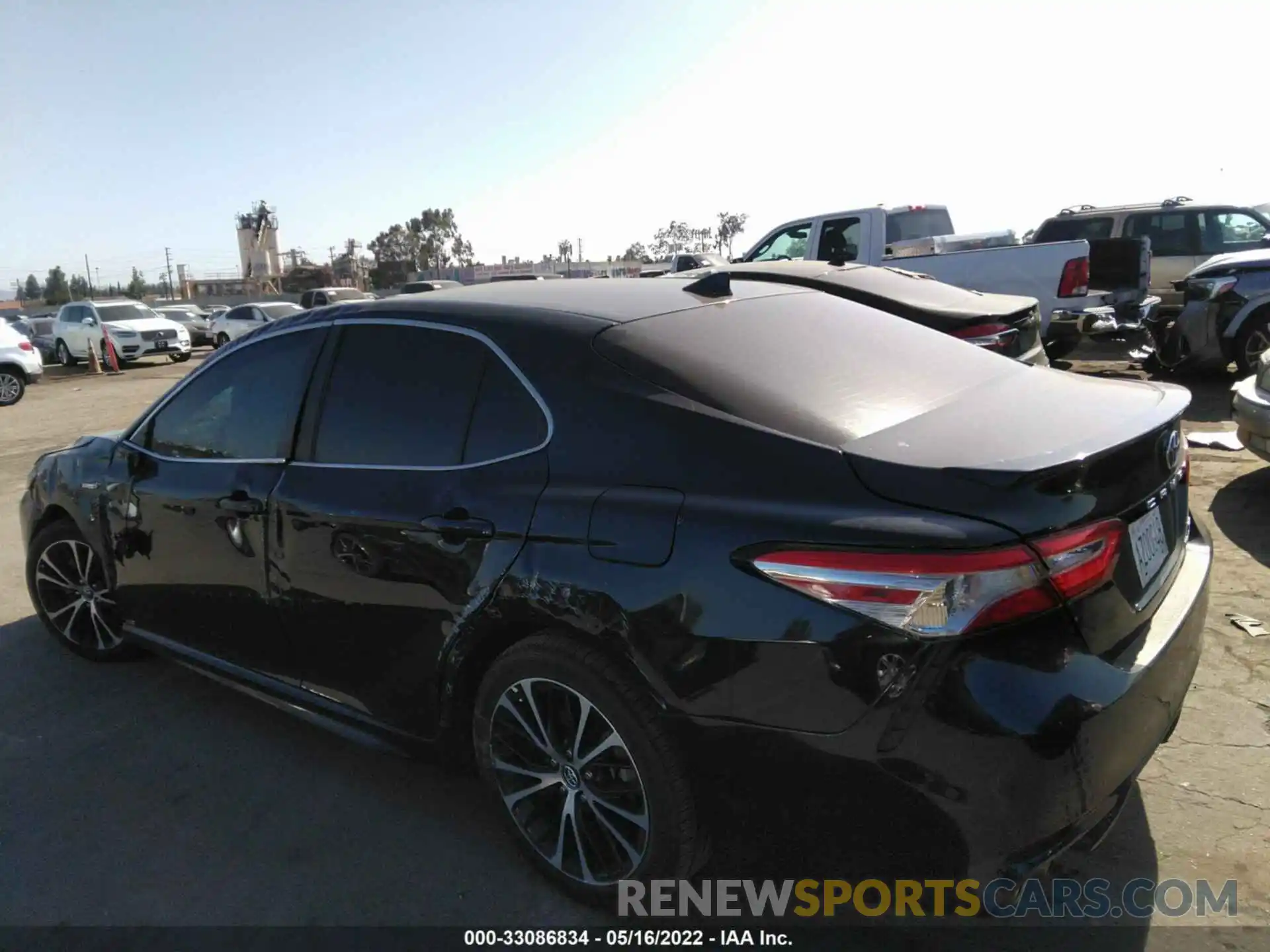 3 Photograph of a damaged car 4T1G31AK1LU526366 TOYOTA CAMRY 2020