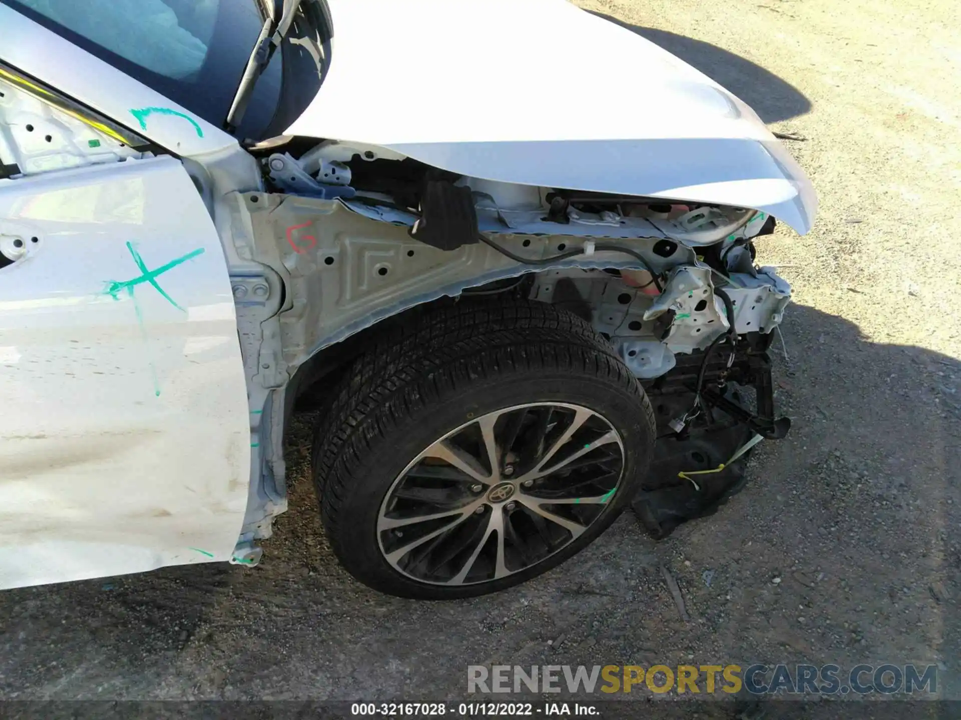 15 Photograph of a damaged car 4T1G31AK1LU543605 TOYOTA CAMRY 2020