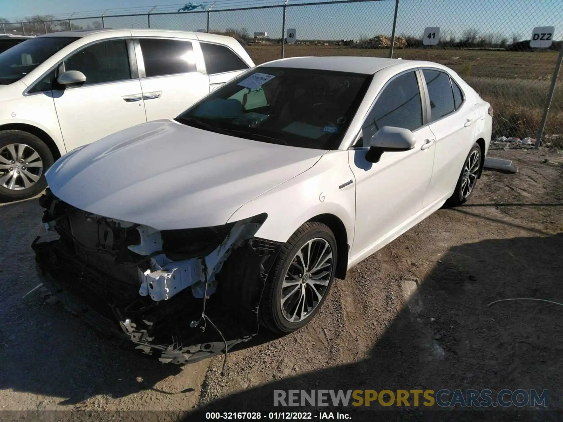 2 Photograph of a damaged car 4T1G31AK1LU543605 TOYOTA CAMRY 2020