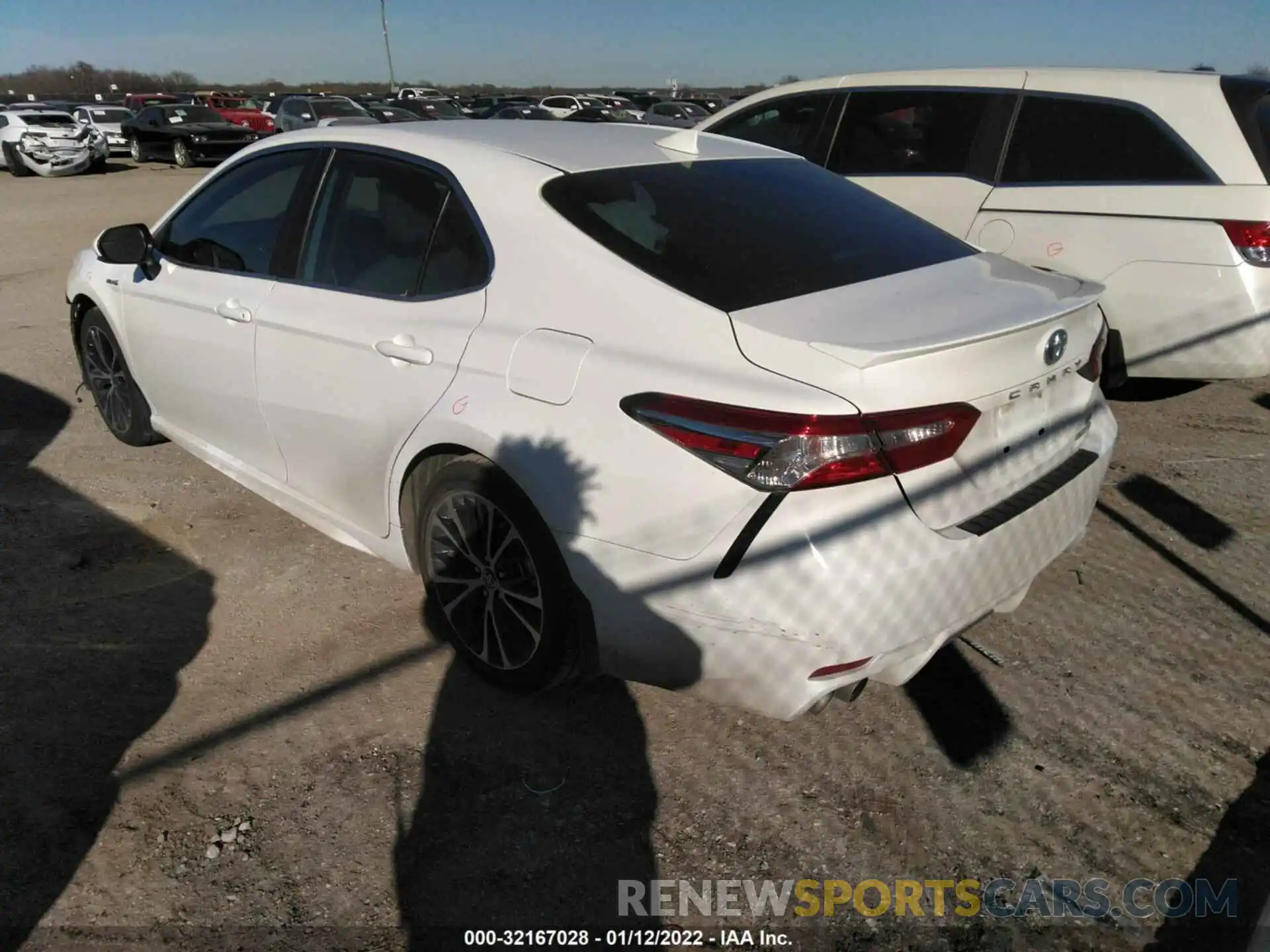 3 Photograph of a damaged car 4T1G31AK1LU543605 TOYOTA CAMRY 2020