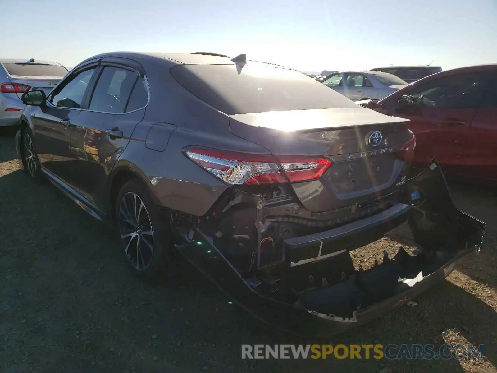 3 Photograph of a damaged car 4T1G31AK2LU009335 TOYOTA CAMRY 2020