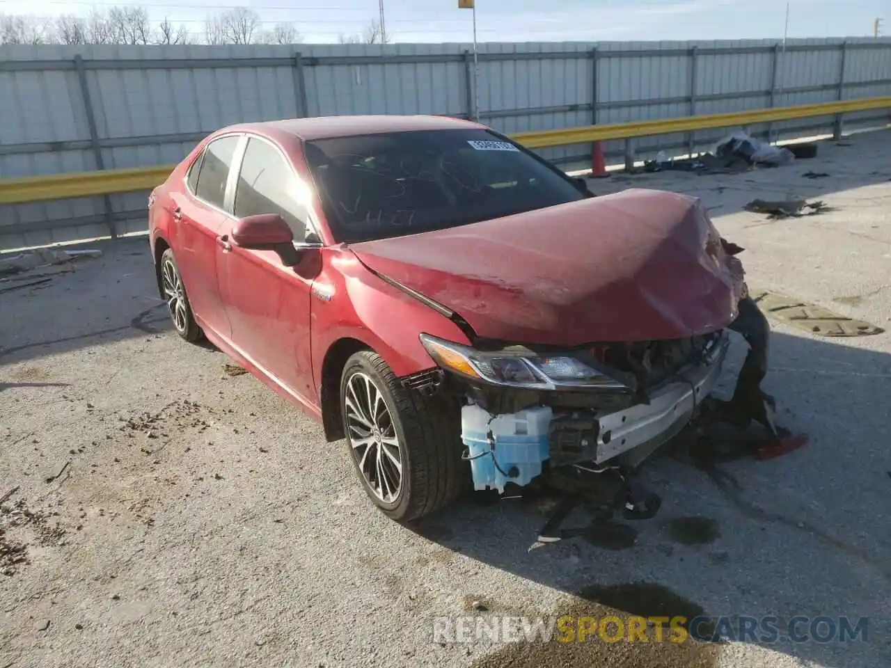 1 Photograph of a damaged car 4T1G31AK2LU014115 TOYOTA CAMRY 2020