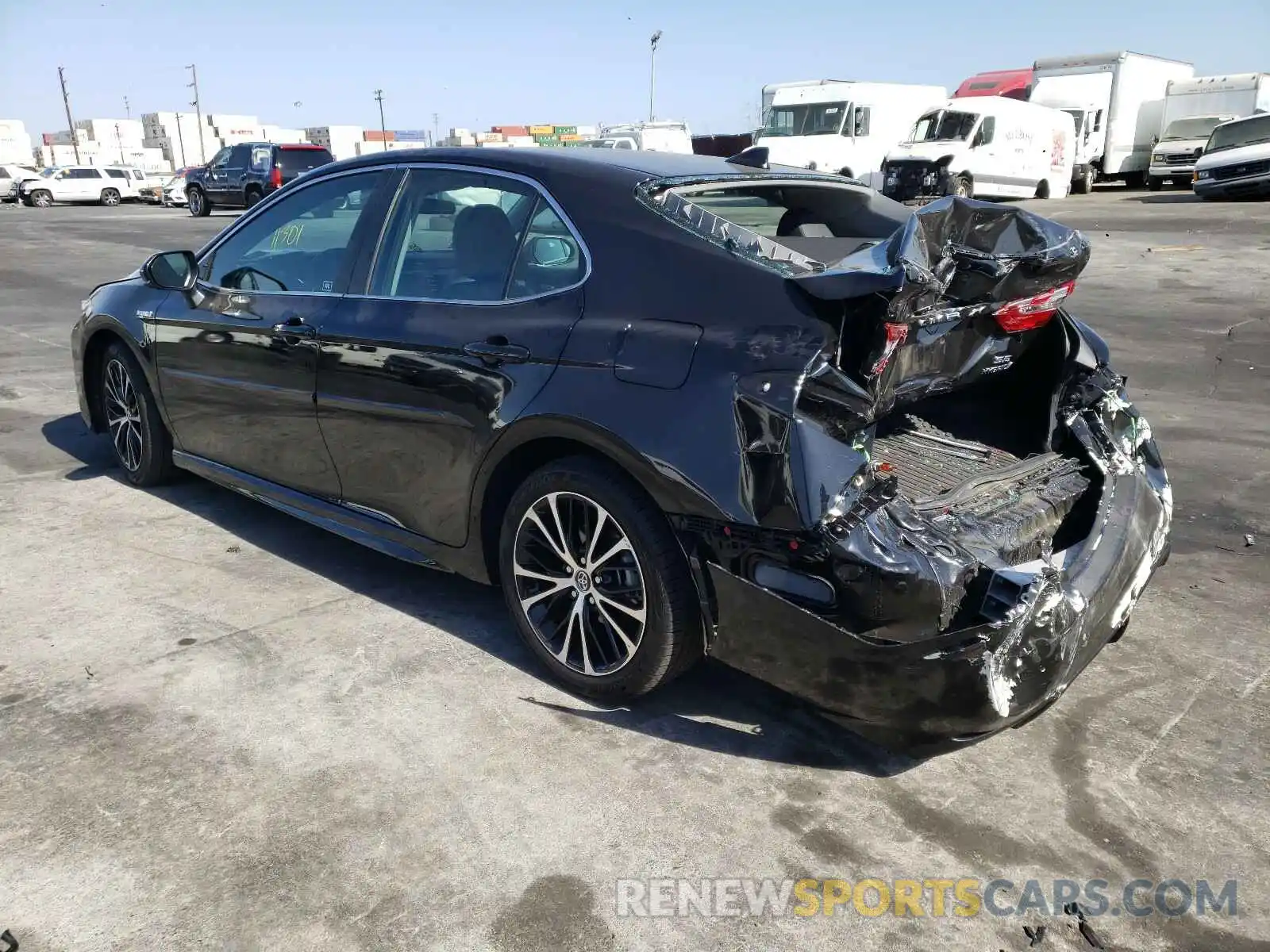 3 Photograph of a damaged car 4T1G31AK2LU524285 TOYOTA CAMRY 2020