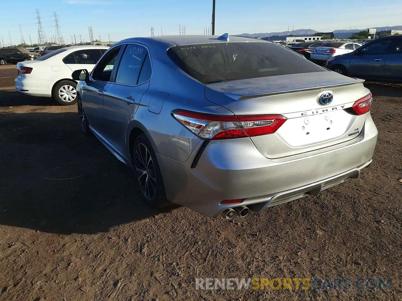 3 Photograph of a damaged car 4T1G31AK2LU533116 TOYOTA CAMRY 2020