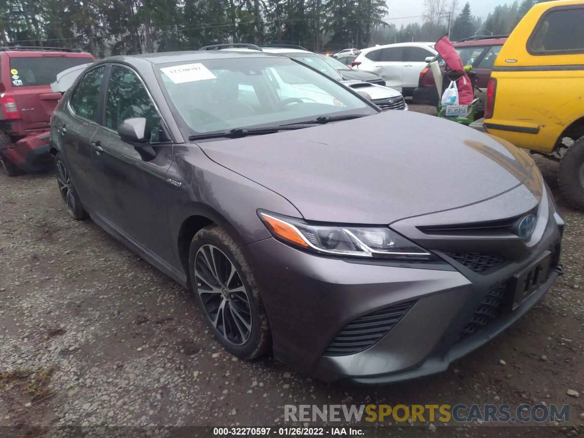 1 Photograph of a damaged car 4T1G31AK2LU537926 TOYOTA CAMRY 2020