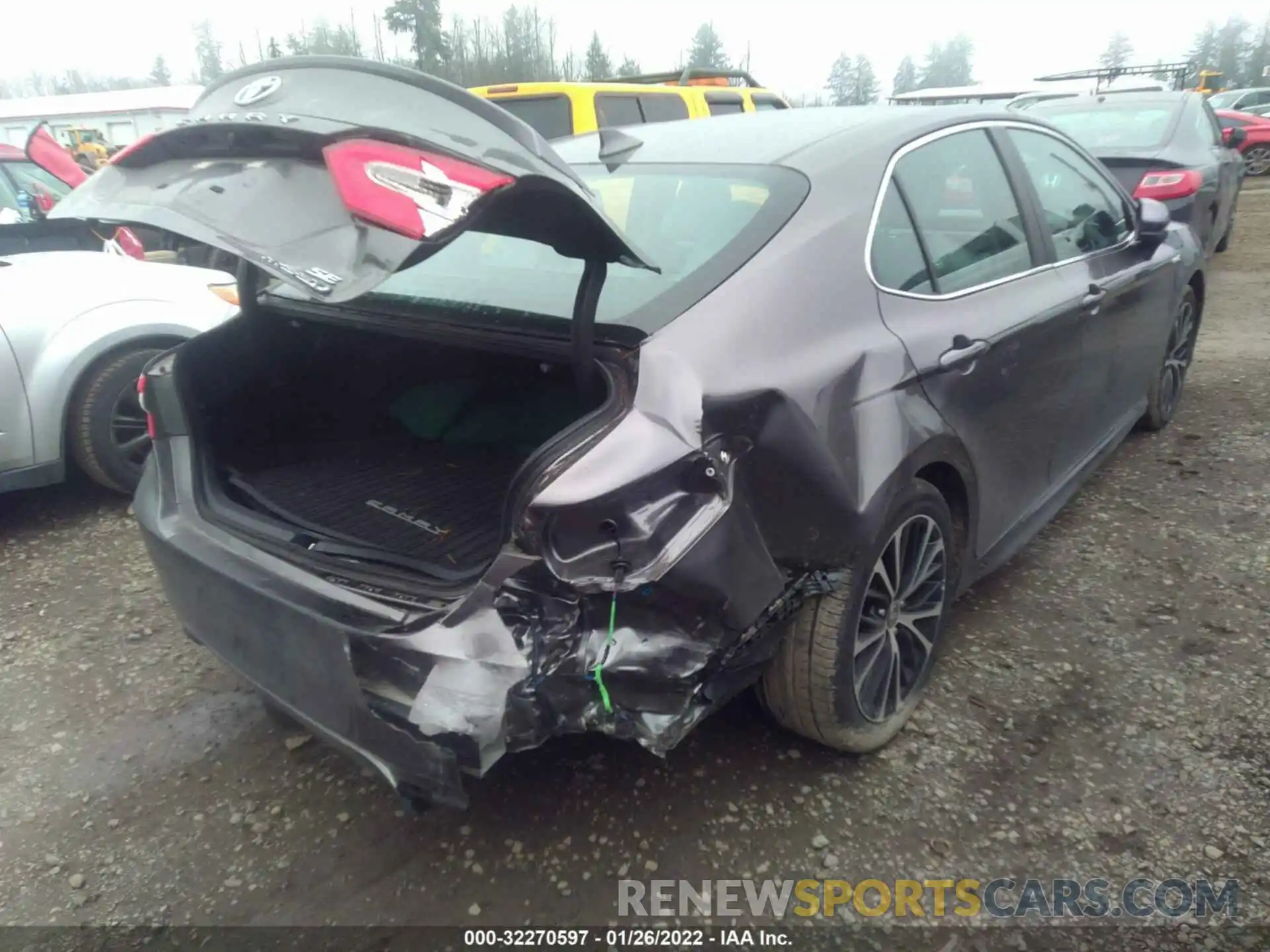 4 Photograph of a damaged car 4T1G31AK2LU537926 TOYOTA CAMRY 2020