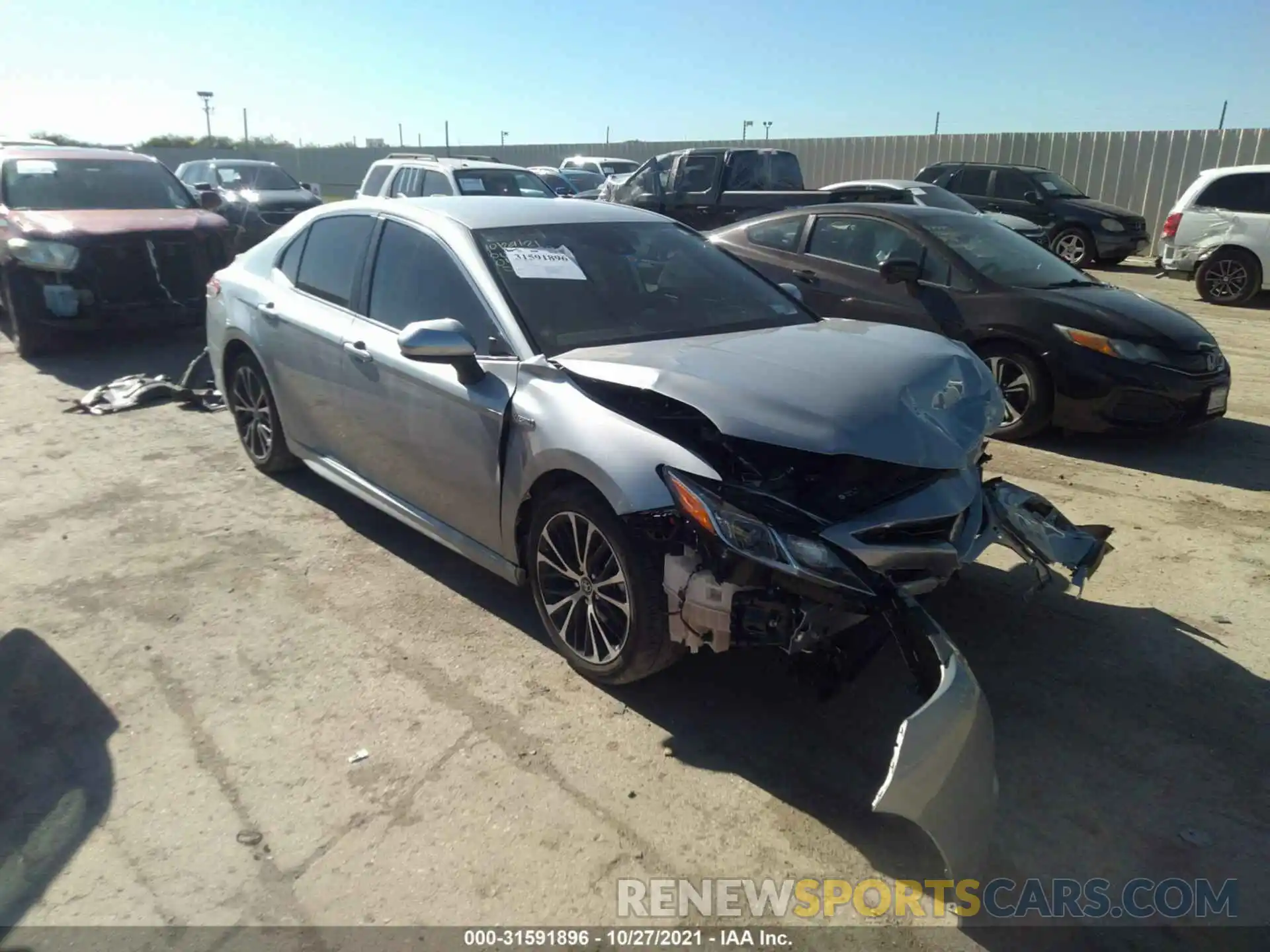 1 Photograph of a damaged car 4T1G31AK3LU010106 TOYOTA CAMRY 2020