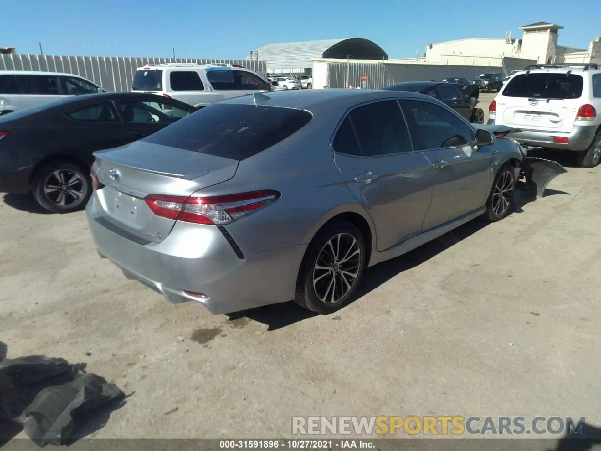 4 Photograph of a damaged car 4T1G31AK3LU010106 TOYOTA CAMRY 2020