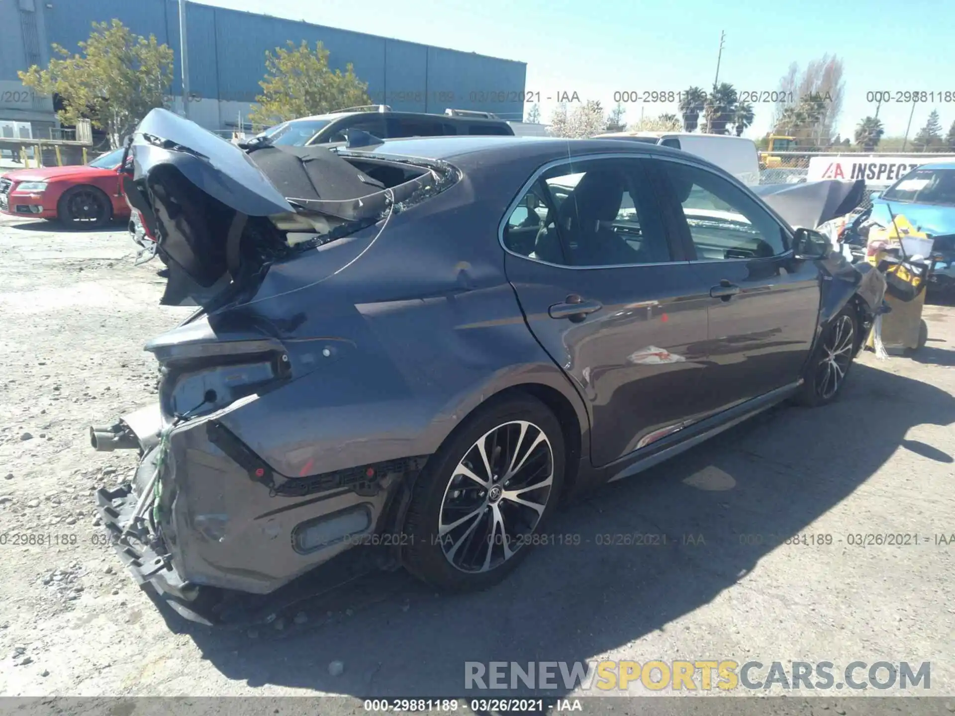 4 Photograph of a damaged car 4T1G31AK3LU015130 TOYOTA CAMRY 2020