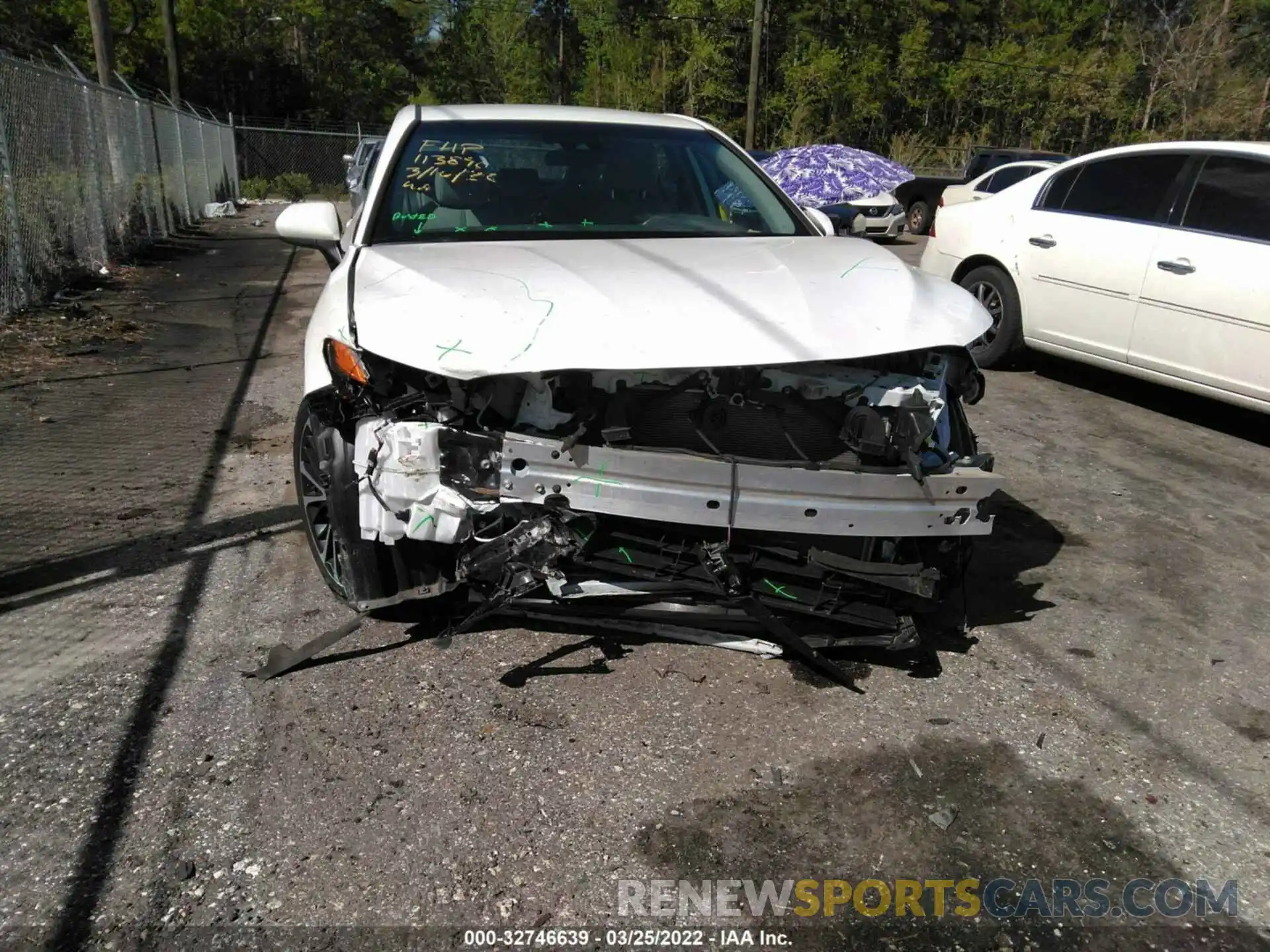 6 Photograph of a damaged car 4T1G31AK3LU016438 TOYOTA CAMRY 2020