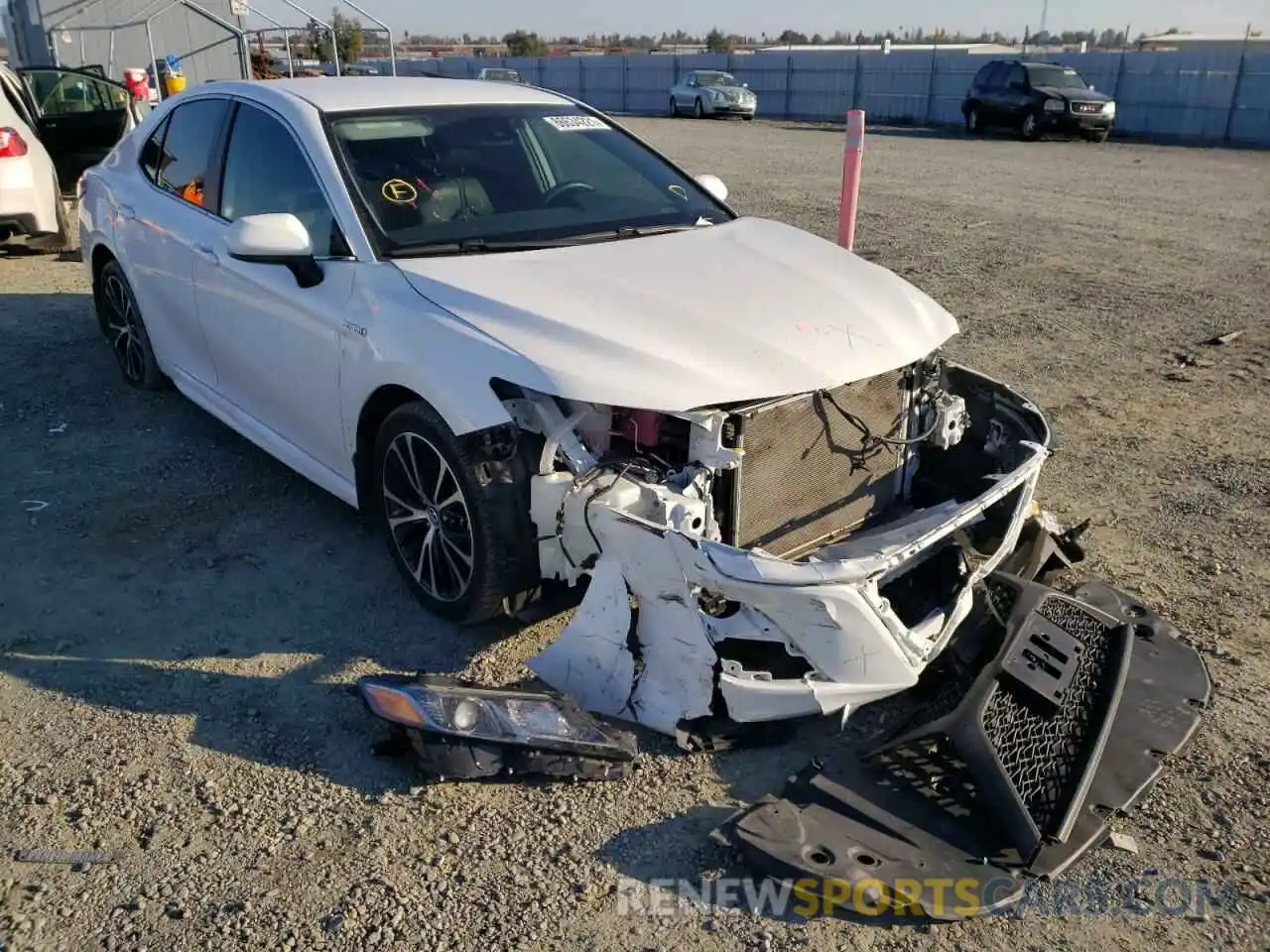 1 Photograph of a damaged car 4T1G31AK3LU524571 TOYOTA CAMRY 2020