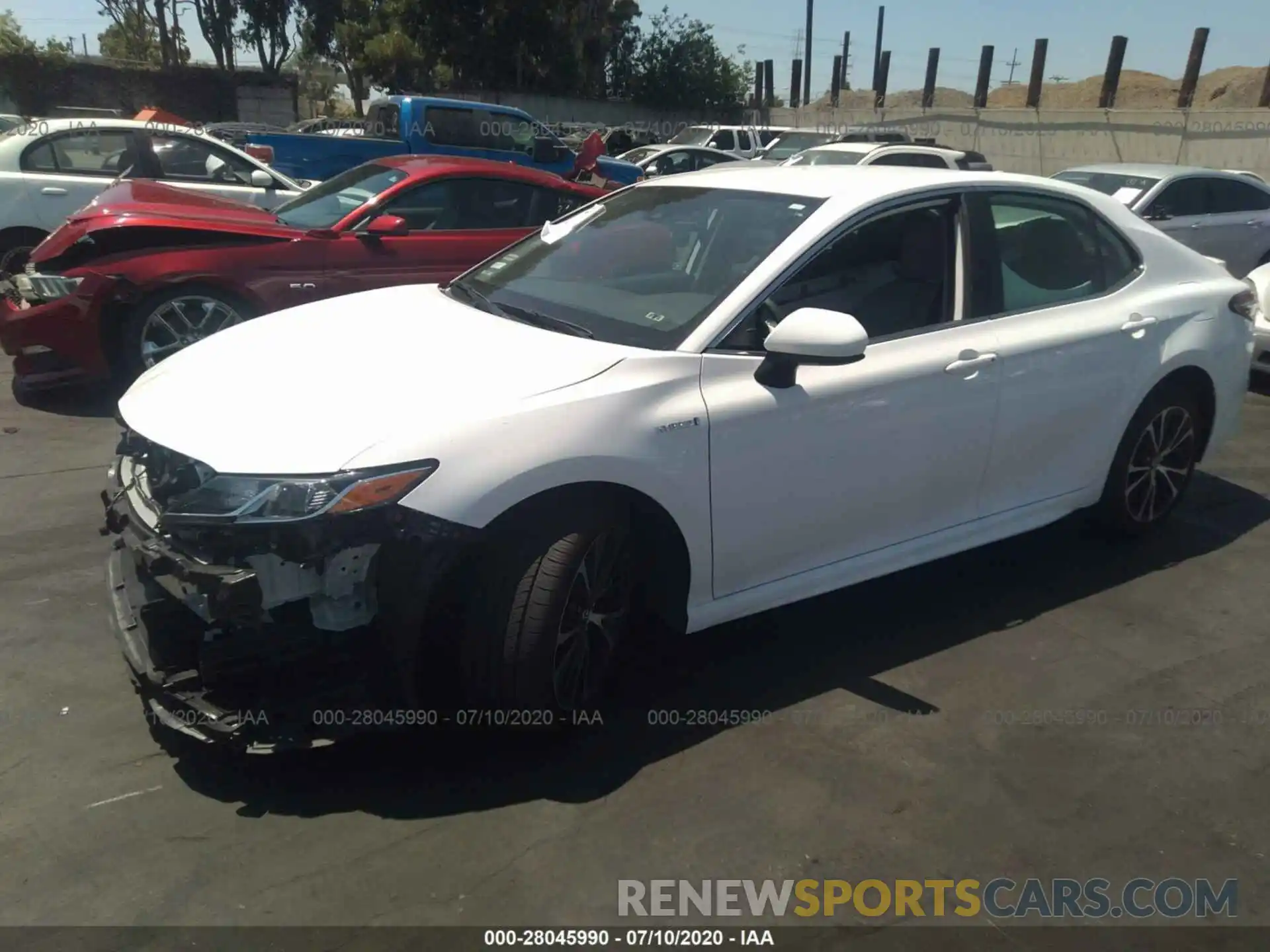 2 Photograph of a damaged car 4T1G31AK3LU530371 TOYOTA CAMRY 2020