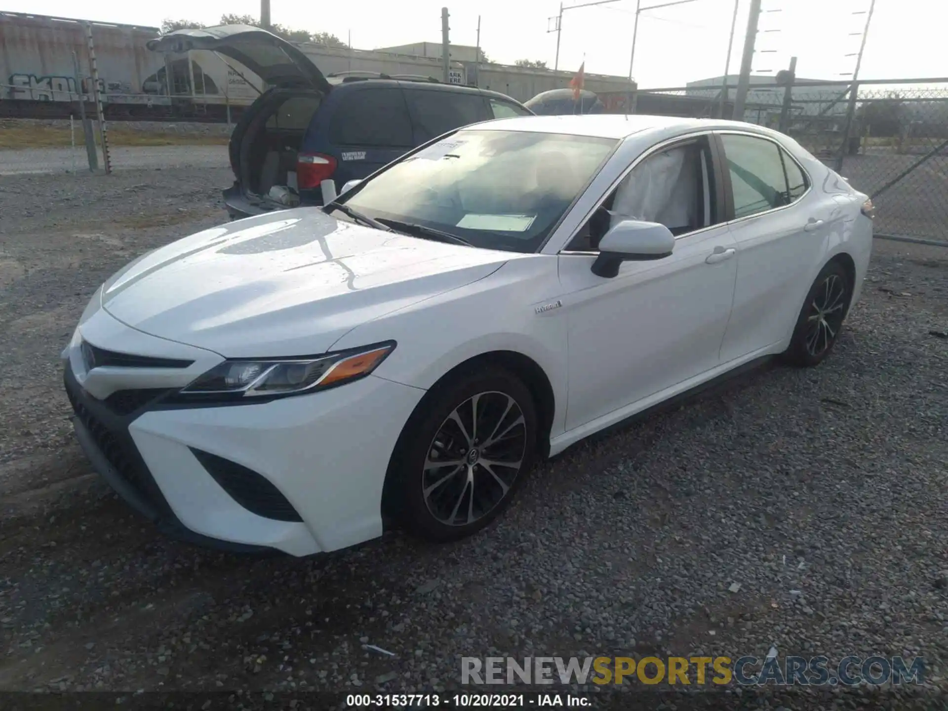 2 Photograph of a damaged car 4T1G31AK3LU530550 TOYOTA CAMRY 2020