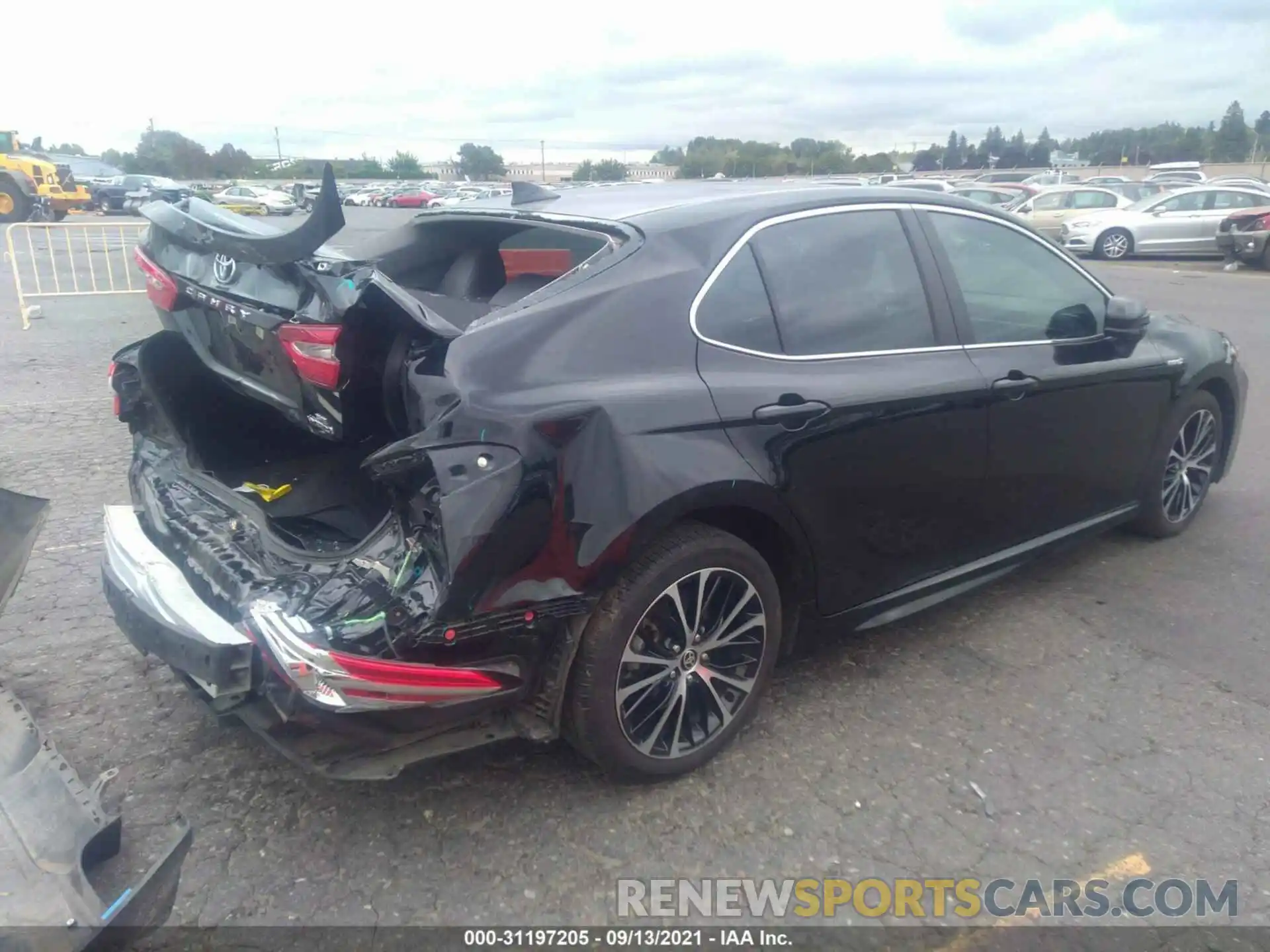 4 Photograph of a damaged car 4T1G31AK3LU535778 TOYOTA CAMRY 2020