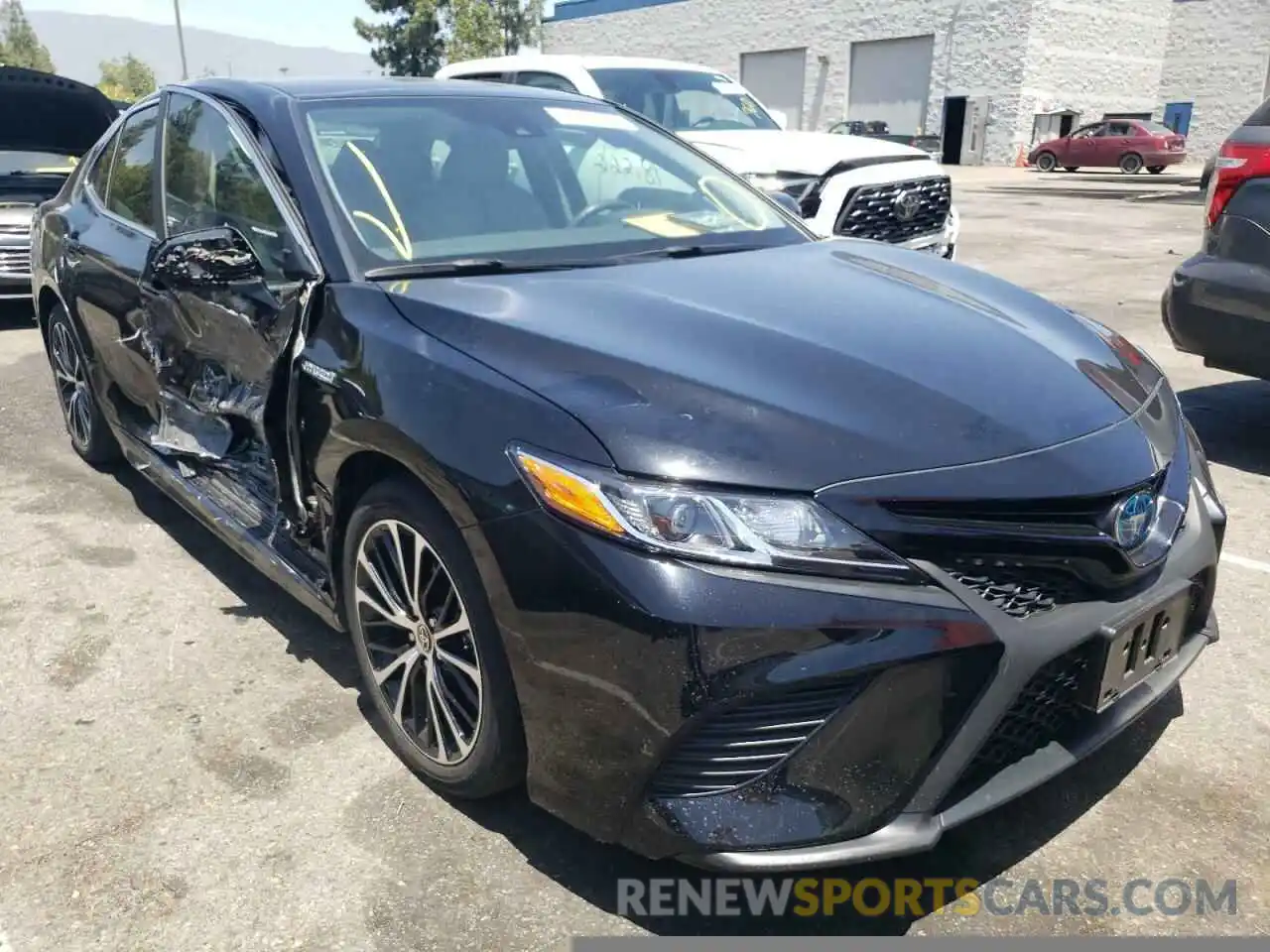 1 Photograph of a damaged car 4T1G31AK3LU537059 TOYOTA CAMRY 2020