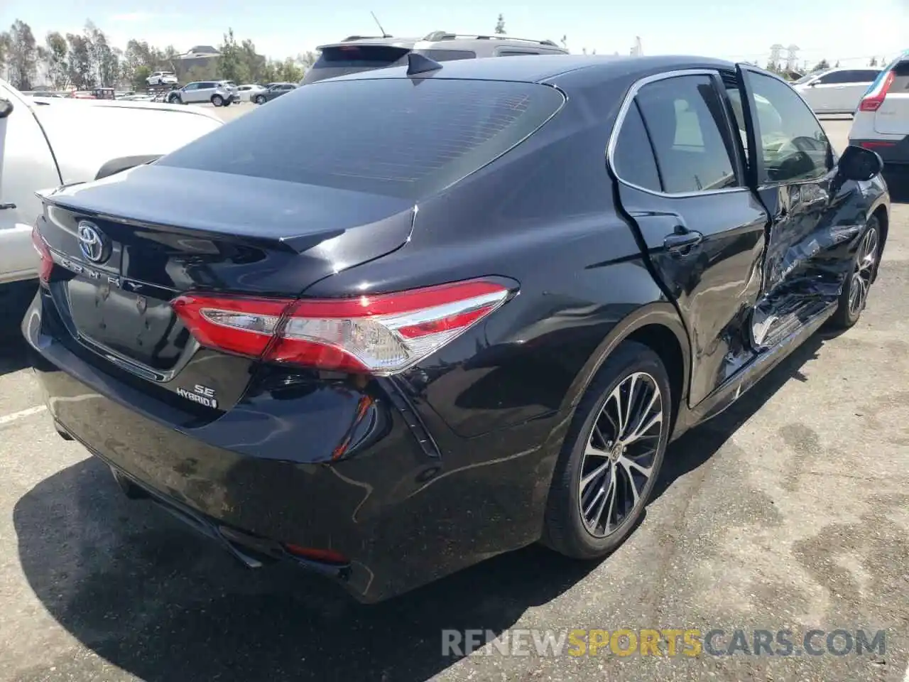 4 Photograph of a damaged car 4T1G31AK3LU537059 TOYOTA CAMRY 2020