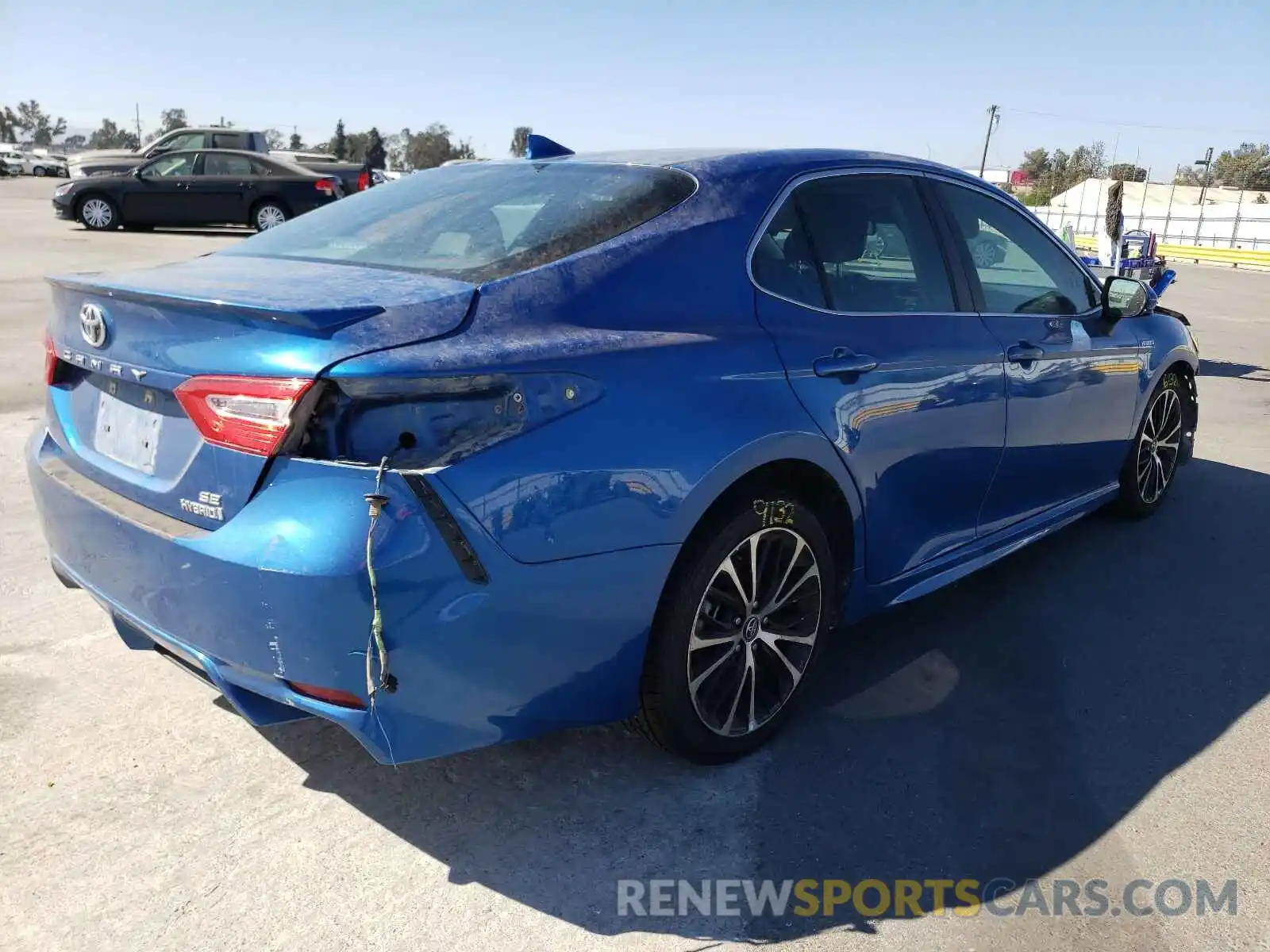 4 Photograph of a damaged car 4T1G31AK4LU009353 TOYOTA CAMRY 2020