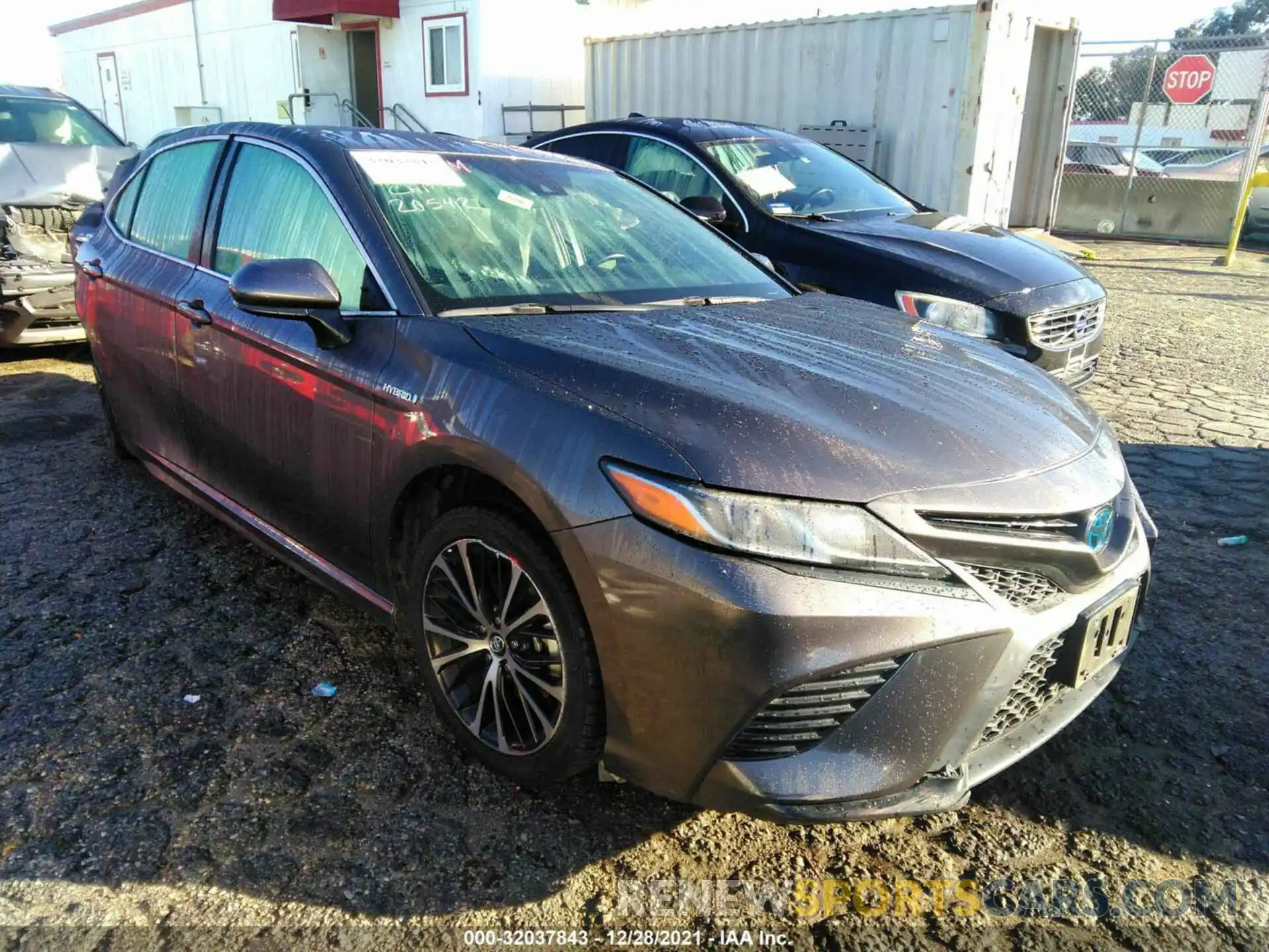 1 Photograph of a damaged car 4T1G31AK4LU009935 TOYOTA CAMRY 2020