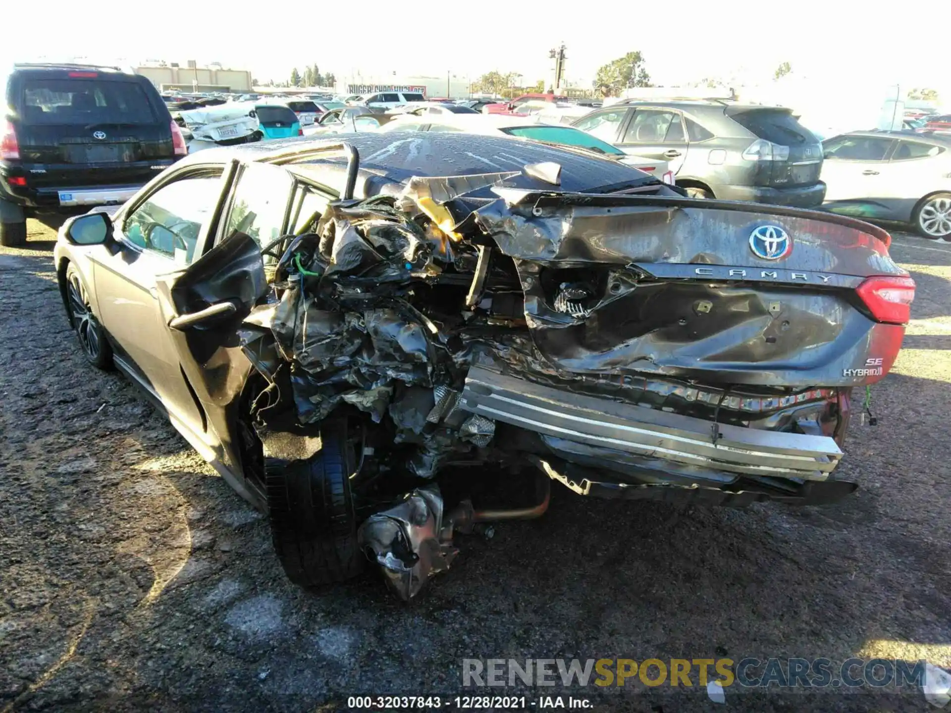 3 Photograph of a damaged car 4T1G31AK4LU009935 TOYOTA CAMRY 2020