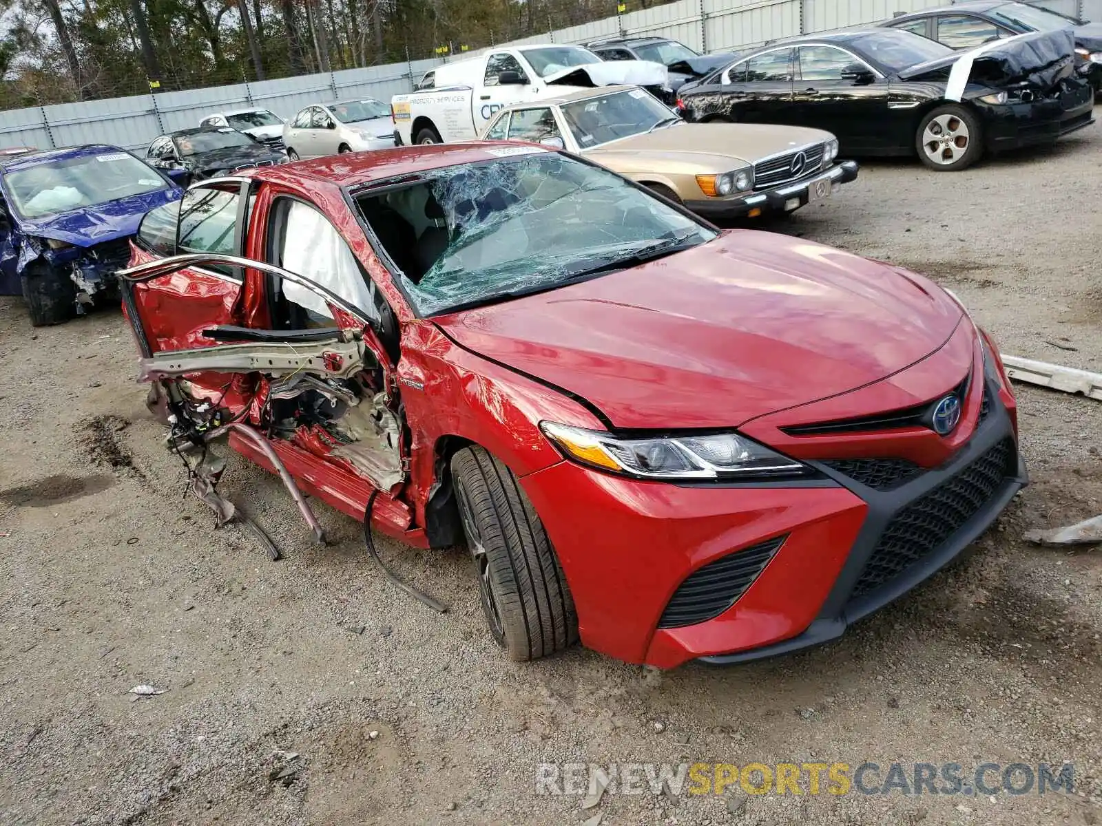 1 Photograph of a damaged car 4T1G31AK4LU011023 TOYOTA CAMRY 2020