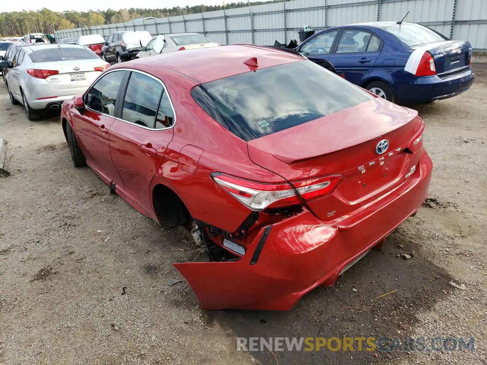 3 Photograph of a damaged car 4T1G31AK4LU011023 TOYOTA CAMRY 2020