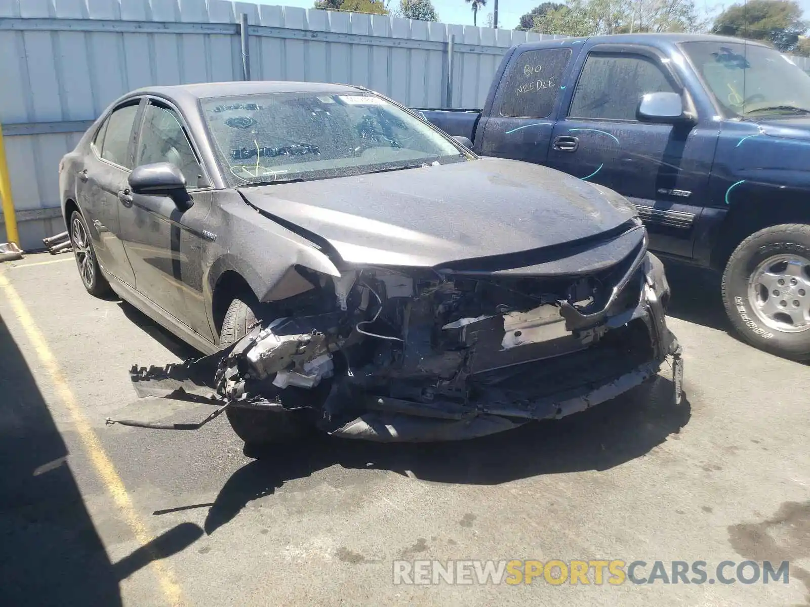 1 Photograph of a damaged car 4T1G31AK4LU011149 TOYOTA CAMRY 2020