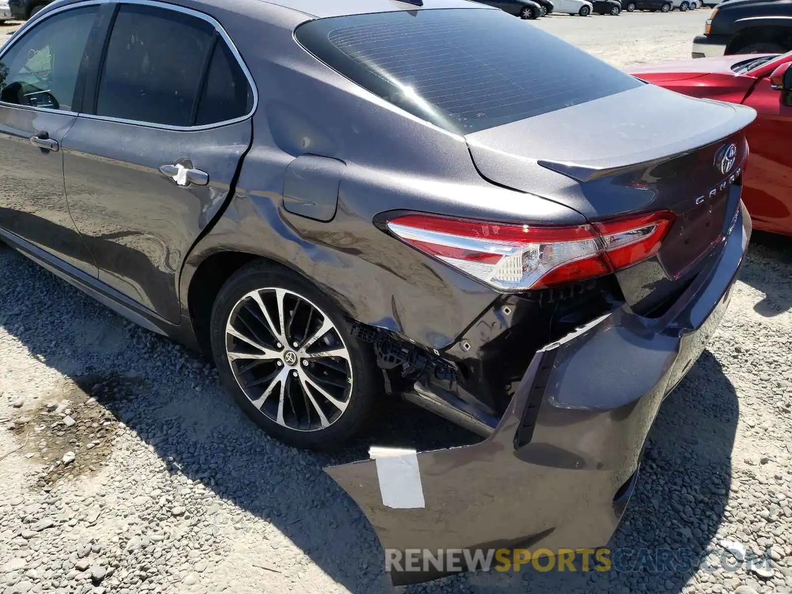 9 Photograph of a damaged car 4T1G31AK4LU013807 TOYOTA CAMRY 2020