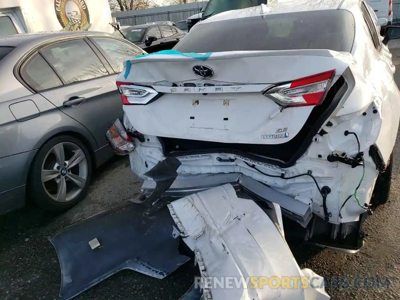 9 Photograph of a damaged car 4T1G31AK4LU014875 TOYOTA CAMRY 2020