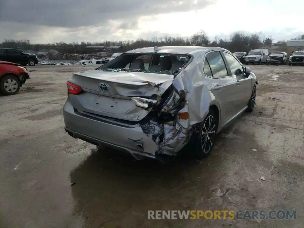 4 Photograph of a damaged car 4T1G31AK4LU019252 TOYOTA CAMRY 2020