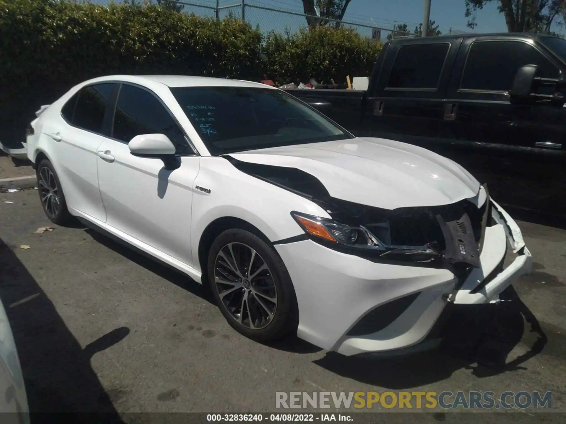 1 Photograph of a damaged car 4T1G31AK4LU544800 TOYOTA CAMRY 2020