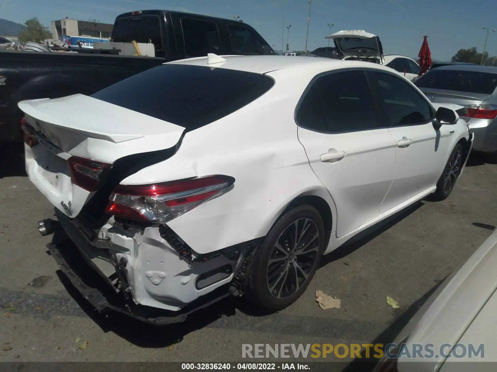 4 Photograph of a damaged car 4T1G31AK4LU544800 TOYOTA CAMRY 2020