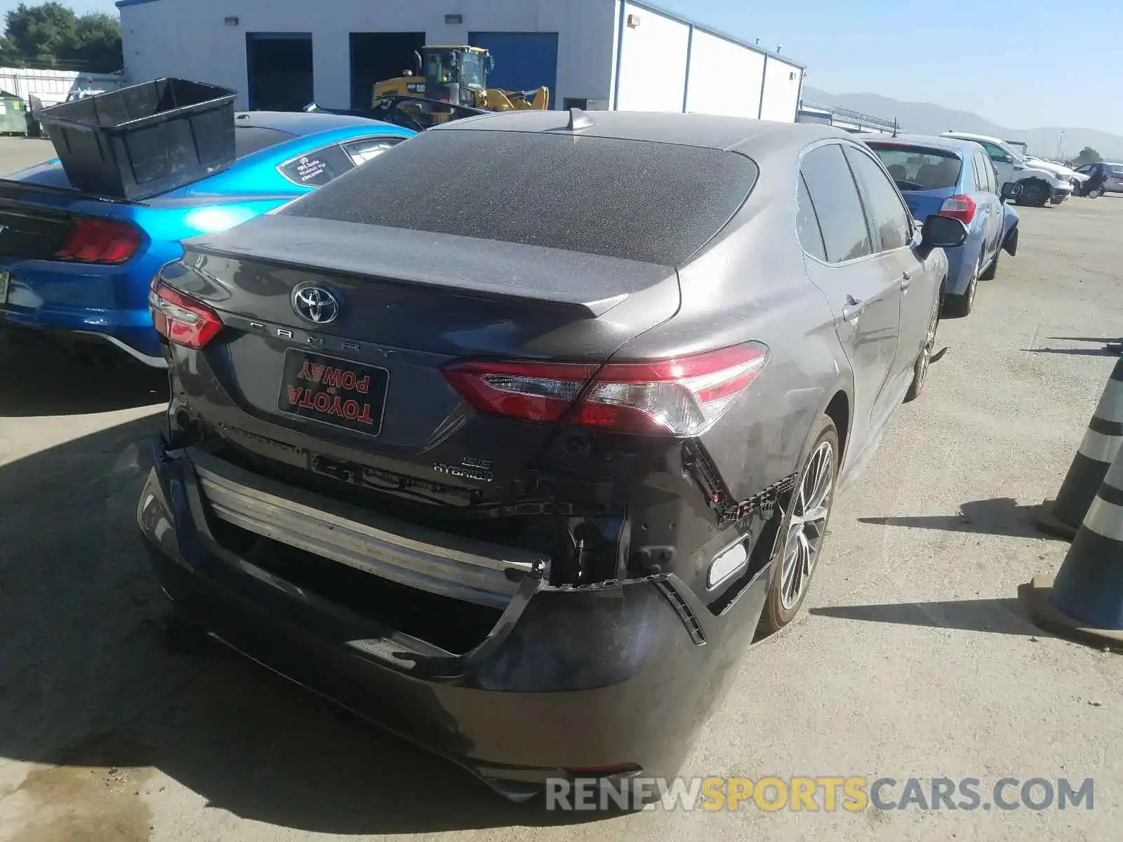 4 Photograph of a damaged car 4T1G31AK5LU521722 TOYOTA CAMRY 2020