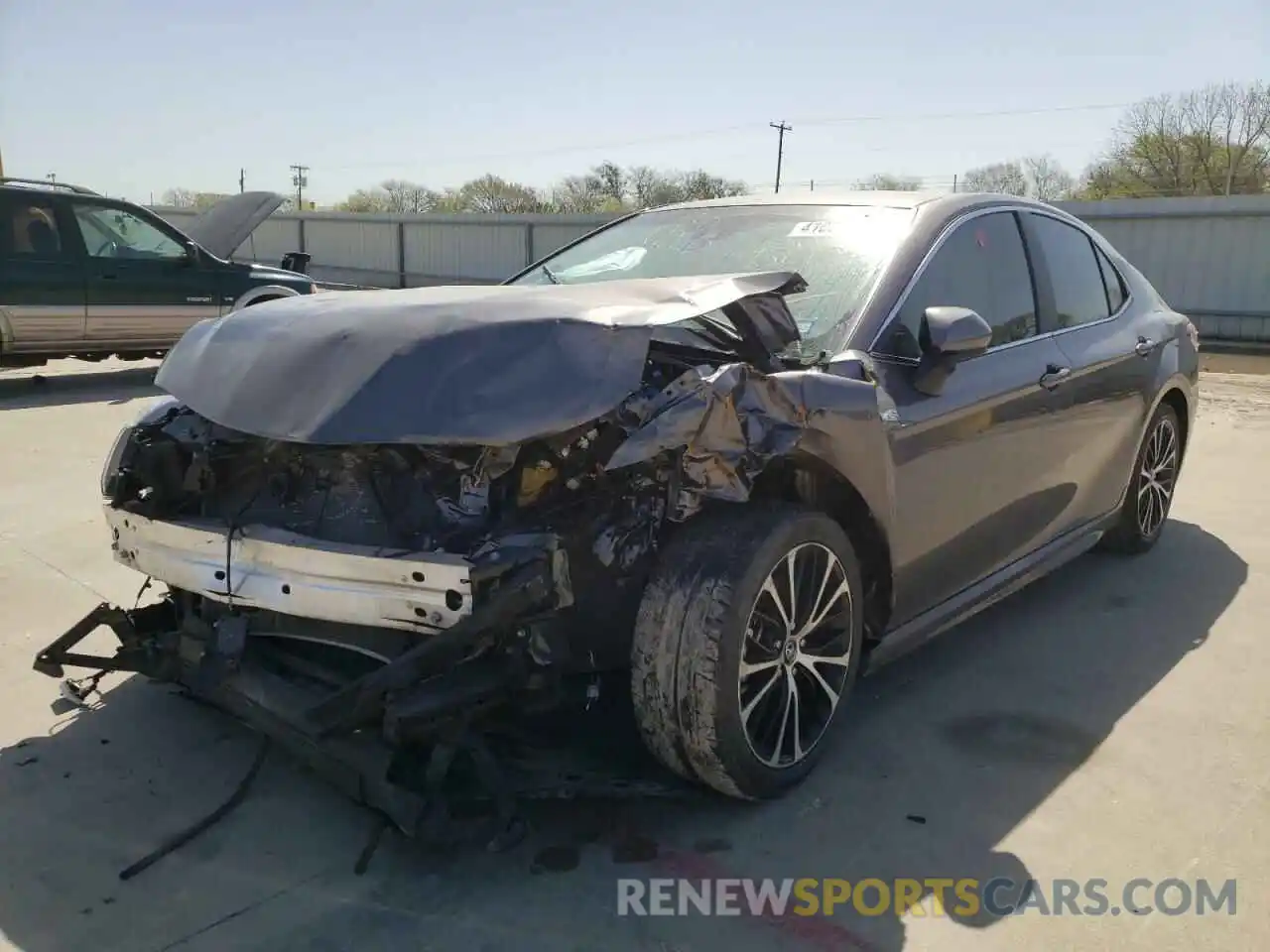 2 Photograph of a damaged car 4T1G31AK5LU529545 TOYOTA CAMRY 2020