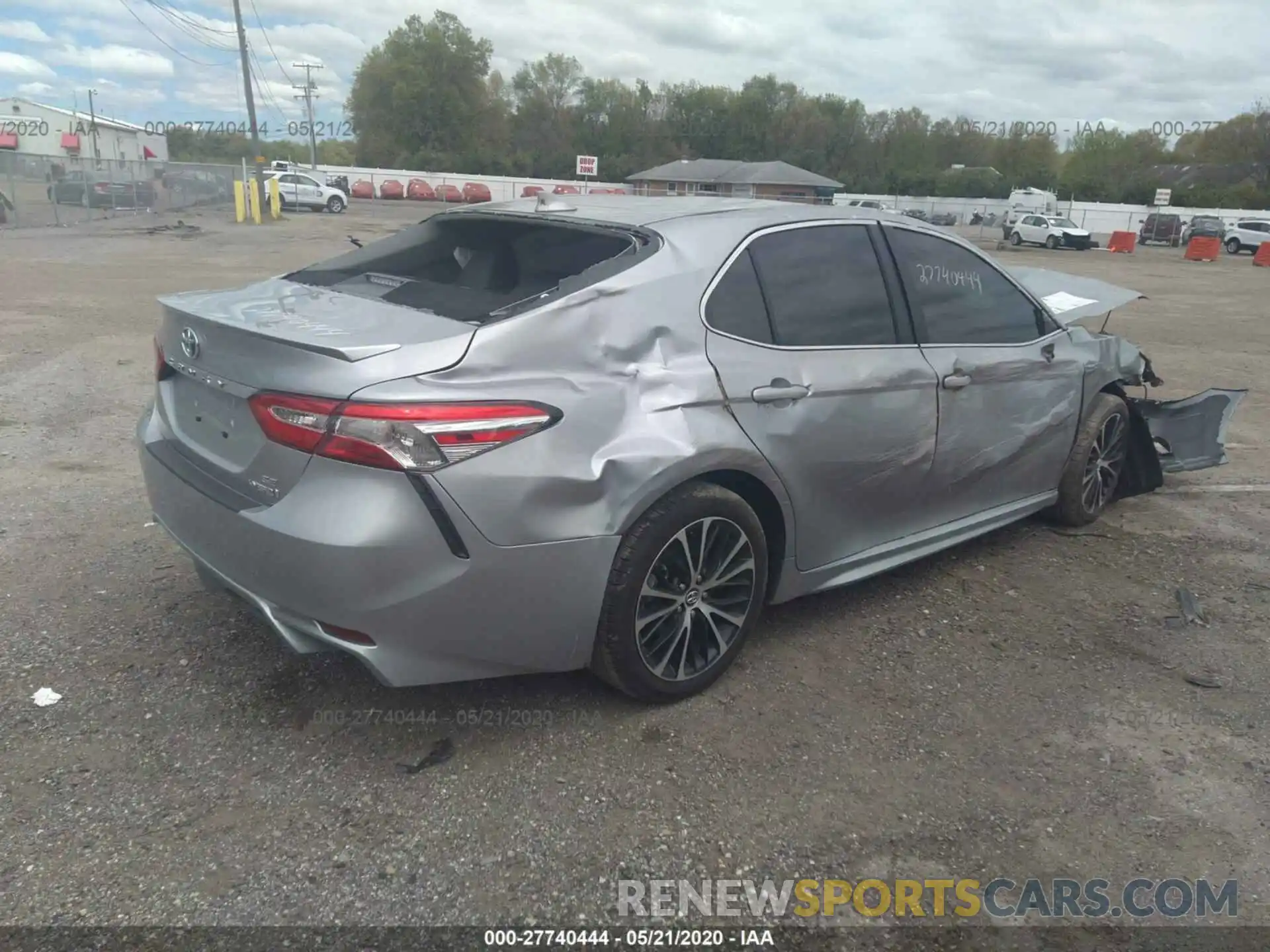 4 Photograph of a damaged car 4T1G31AK6LU010391 TOYOTA CAMRY 2020