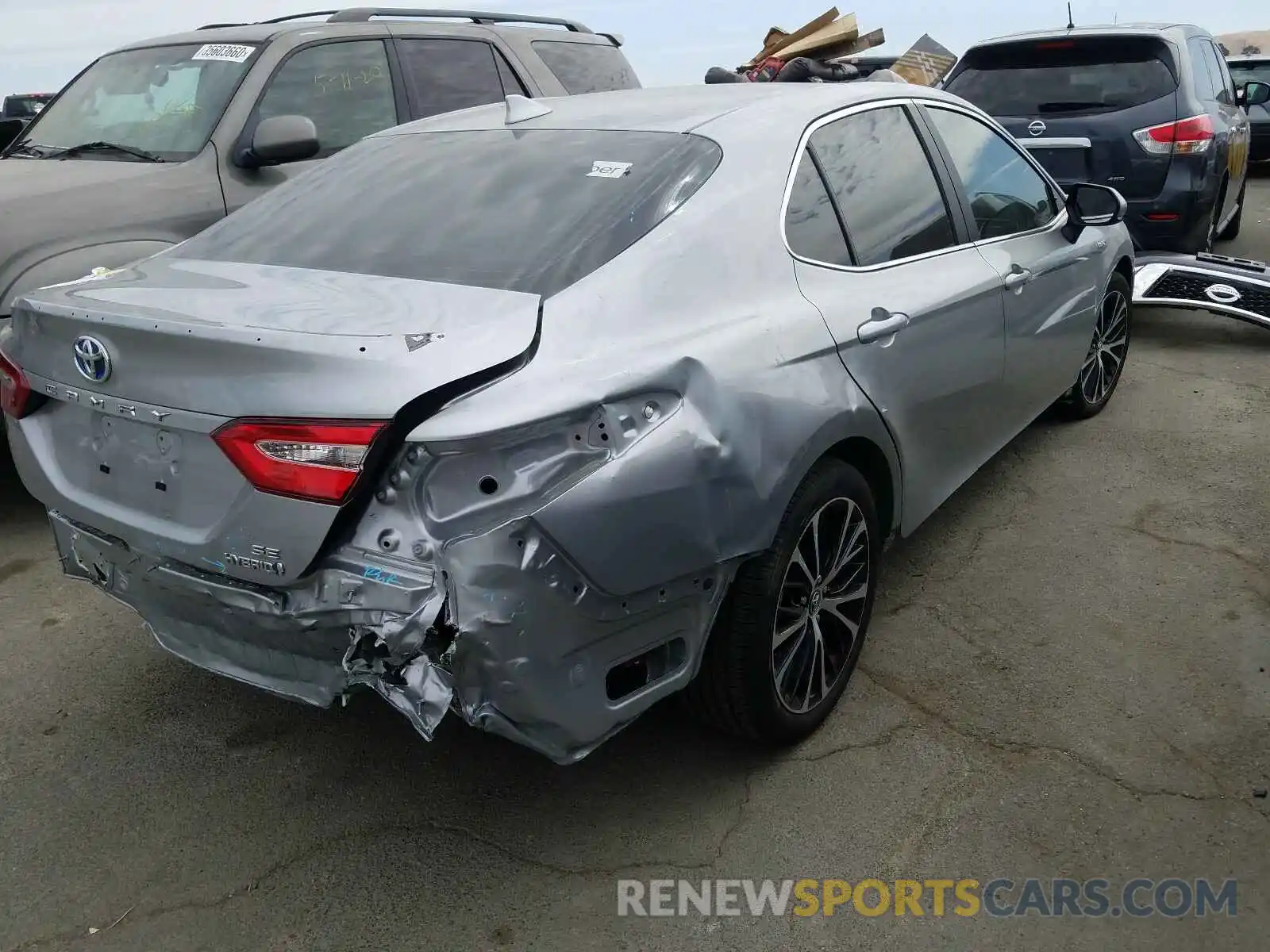 4 Photograph of a damaged car 4T1G31AK6LU012318 TOYOTA CAMRY 2020