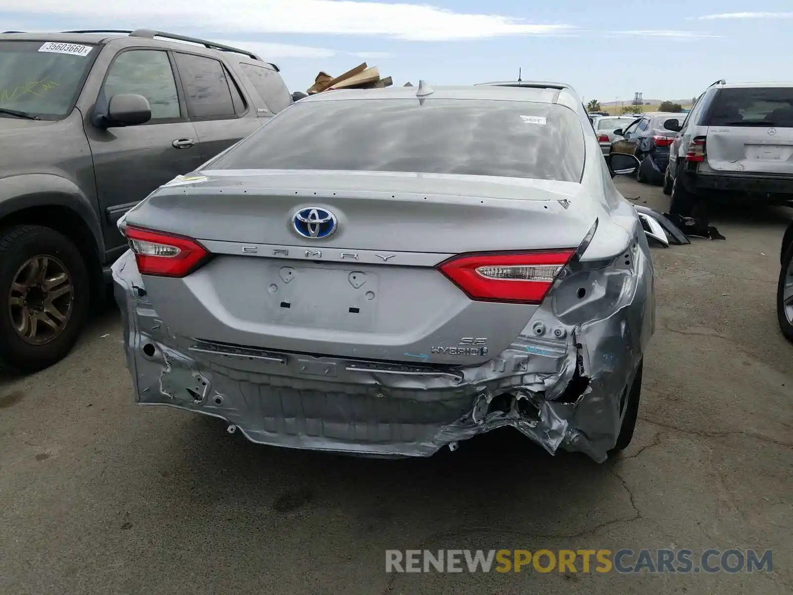 9 Photograph of a damaged car 4T1G31AK6LU012318 TOYOTA CAMRY 2020