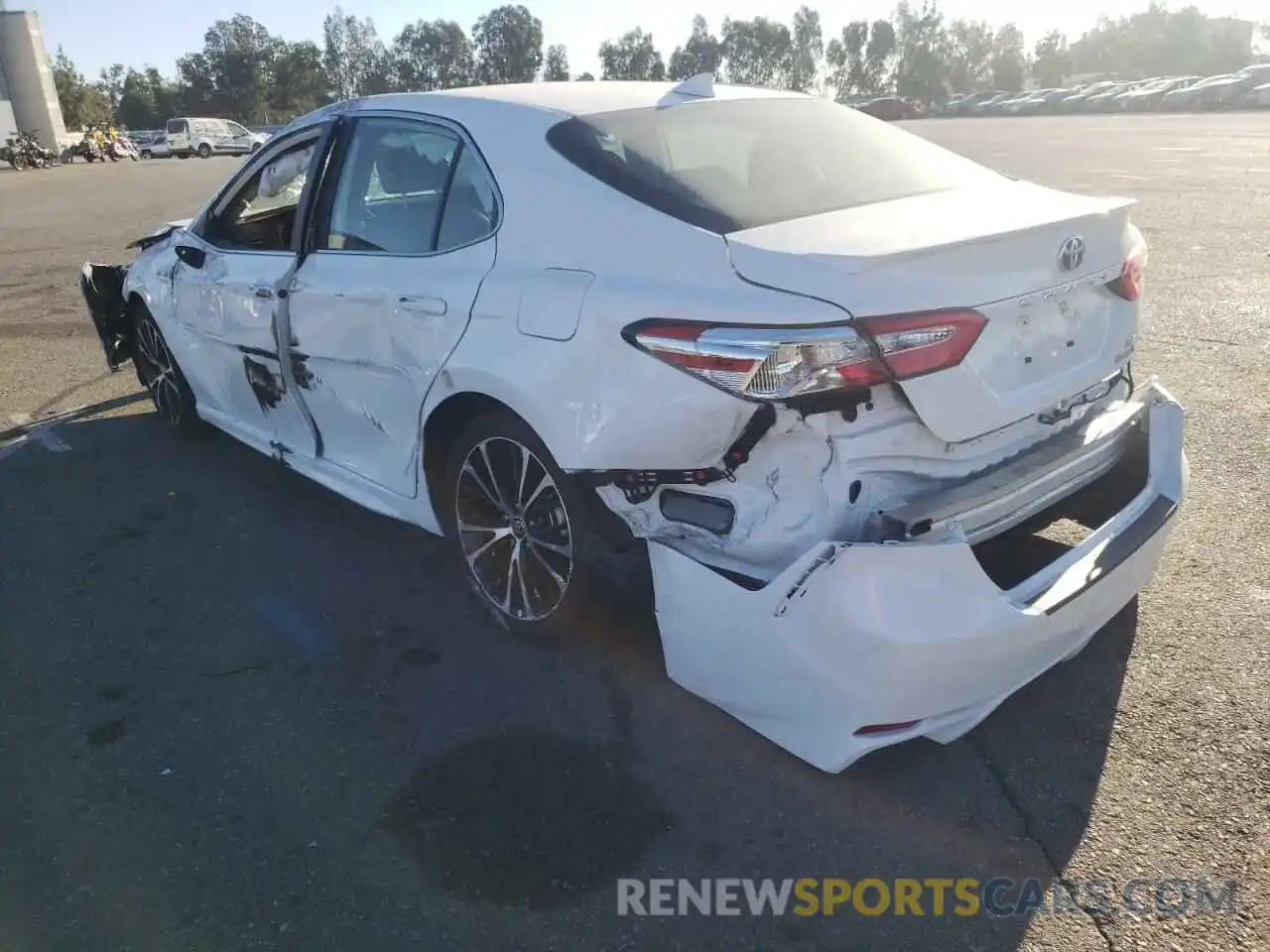 3 Photograph of a damaged car 4T1G31AK6LU014604 TOYOTA CAMRY 2020