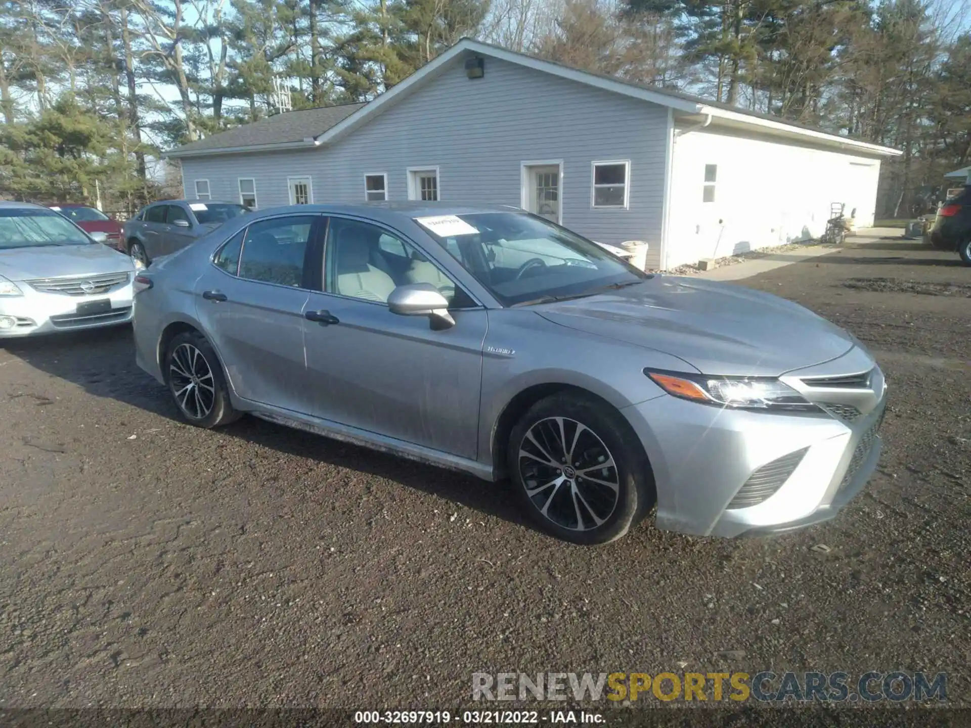 1 Photograph of a damaged car 4T1G31AK6LU018006 TOYOTA CAMRY 2020