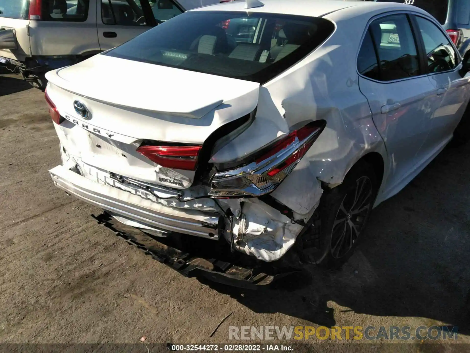 6 Photograph of a damaged car 4T1G31AK6LU526993 TOYOTA CAMRY 2020