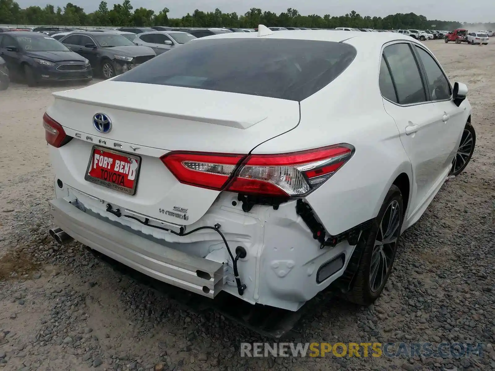 4 Photograph of a damaged car 4T1G31AK6LU530526 TOYOTA CAMRY 2020