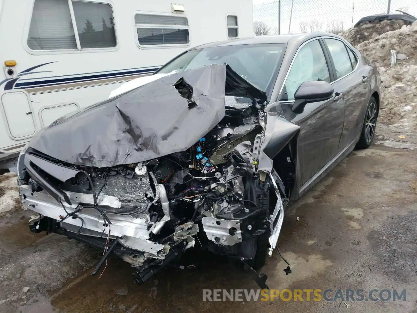 2 Photograph of a damaged car 4T1G31AK6LU537329 TOYOTA CAMRY 2020