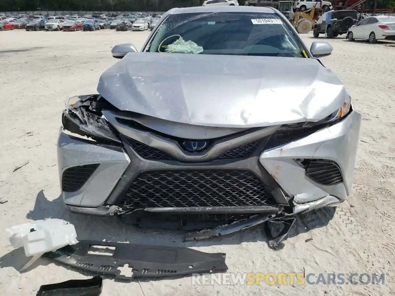 9 Photograph of a damaged car 4T1G31AK6LU542255 TOYOTA CAMRY 2020