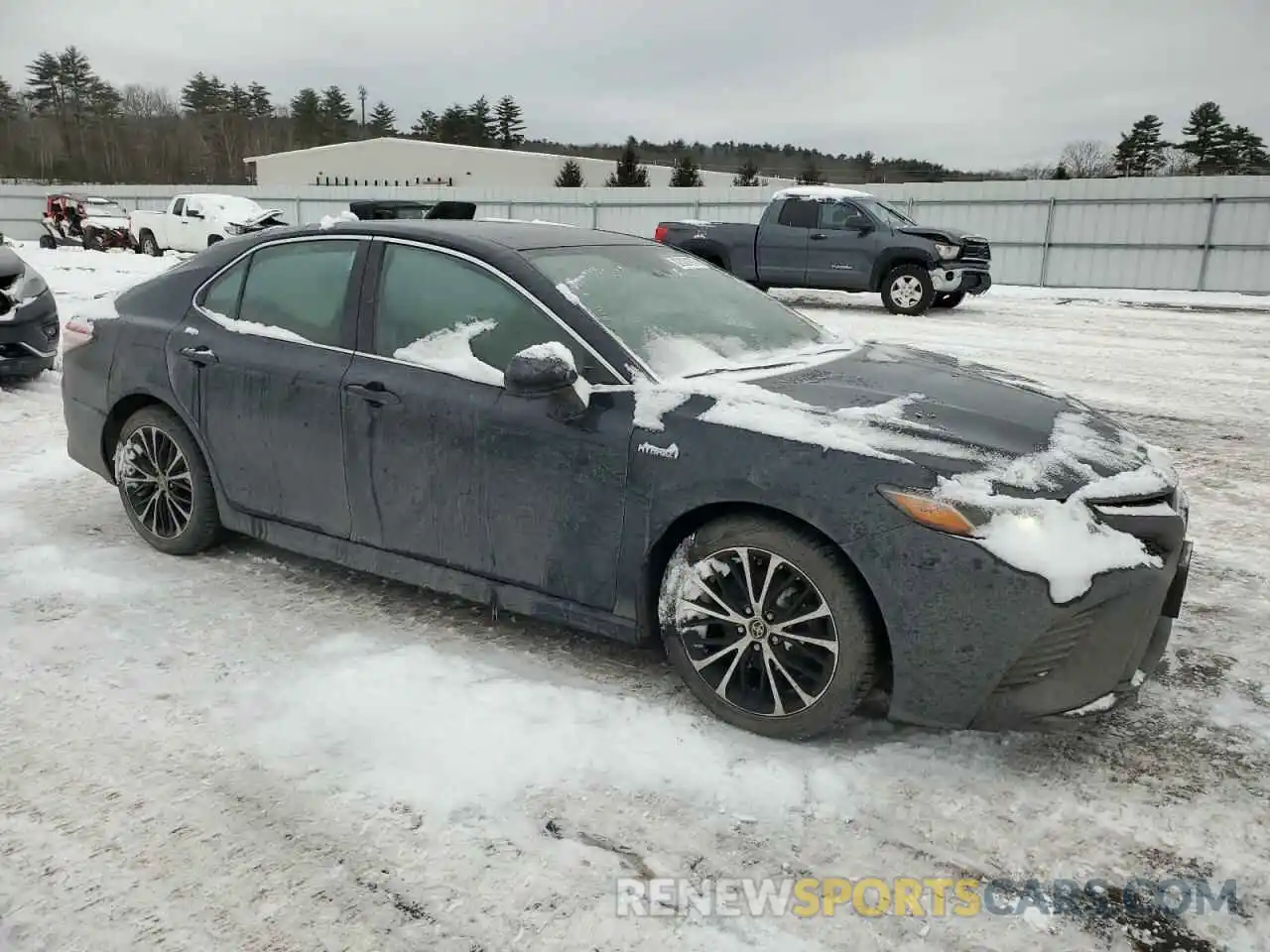 4 Photograph of a damaged car 4T1G31AK6LU546242 TOYOTA CAMRY 2020