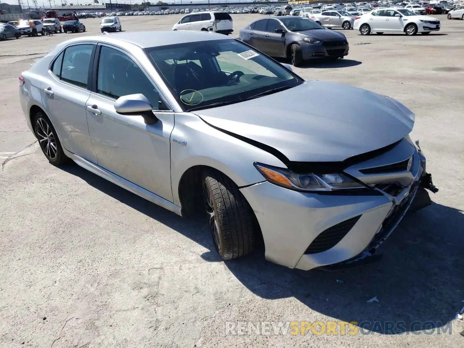 1 Photograph of a damaged car 4T1G31AK7LU011713 TOYOTA CAMRY 2020