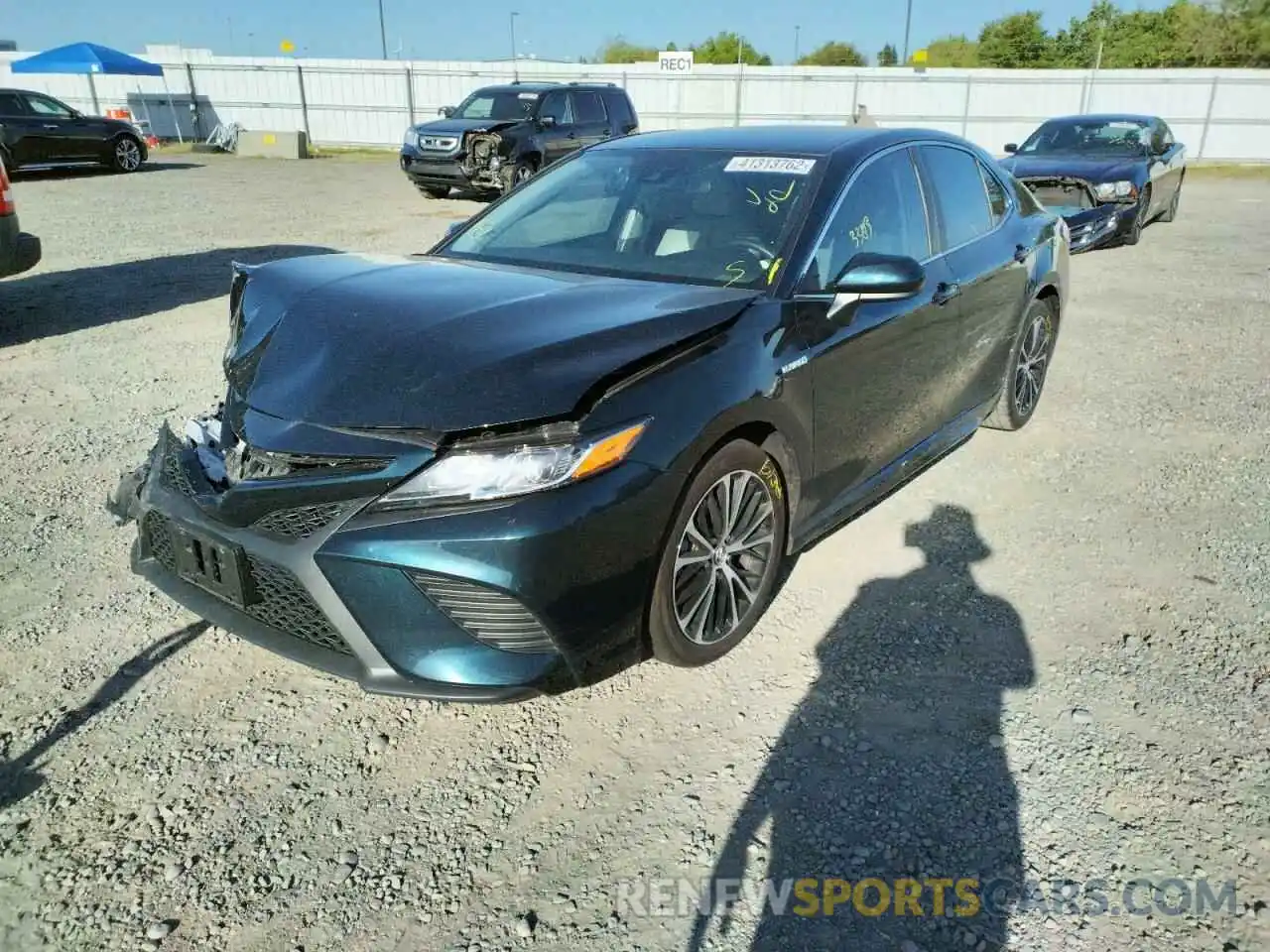 2 Photograph of a damaged car 4T1G31AK7LU530731 TOYOTA CAMRY 2020